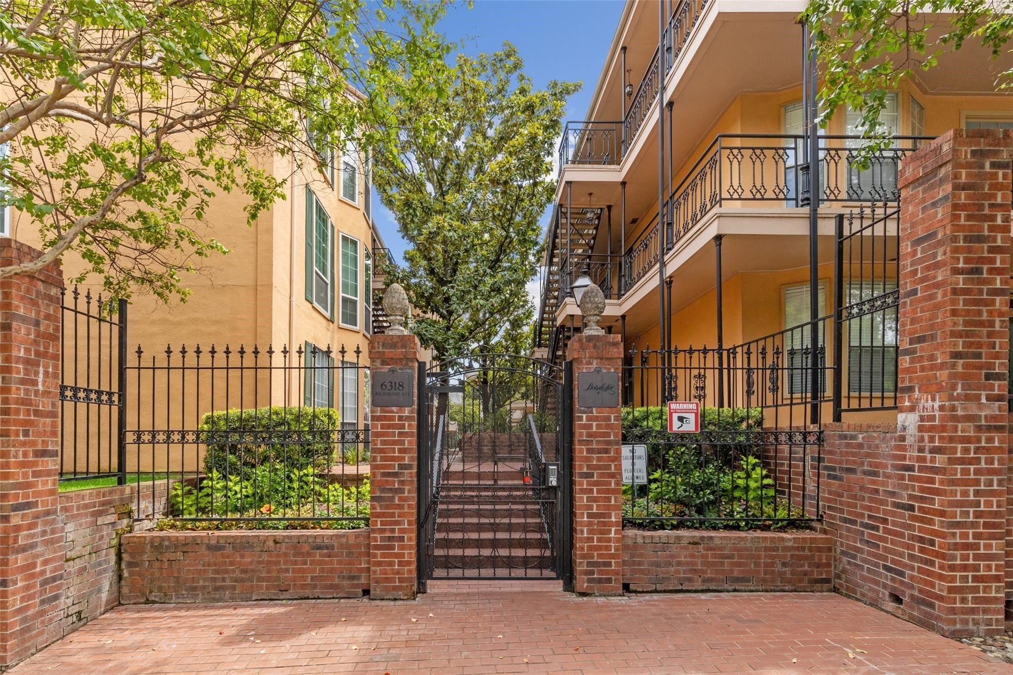 6318 Richmond Avenue Dallas TX 75214