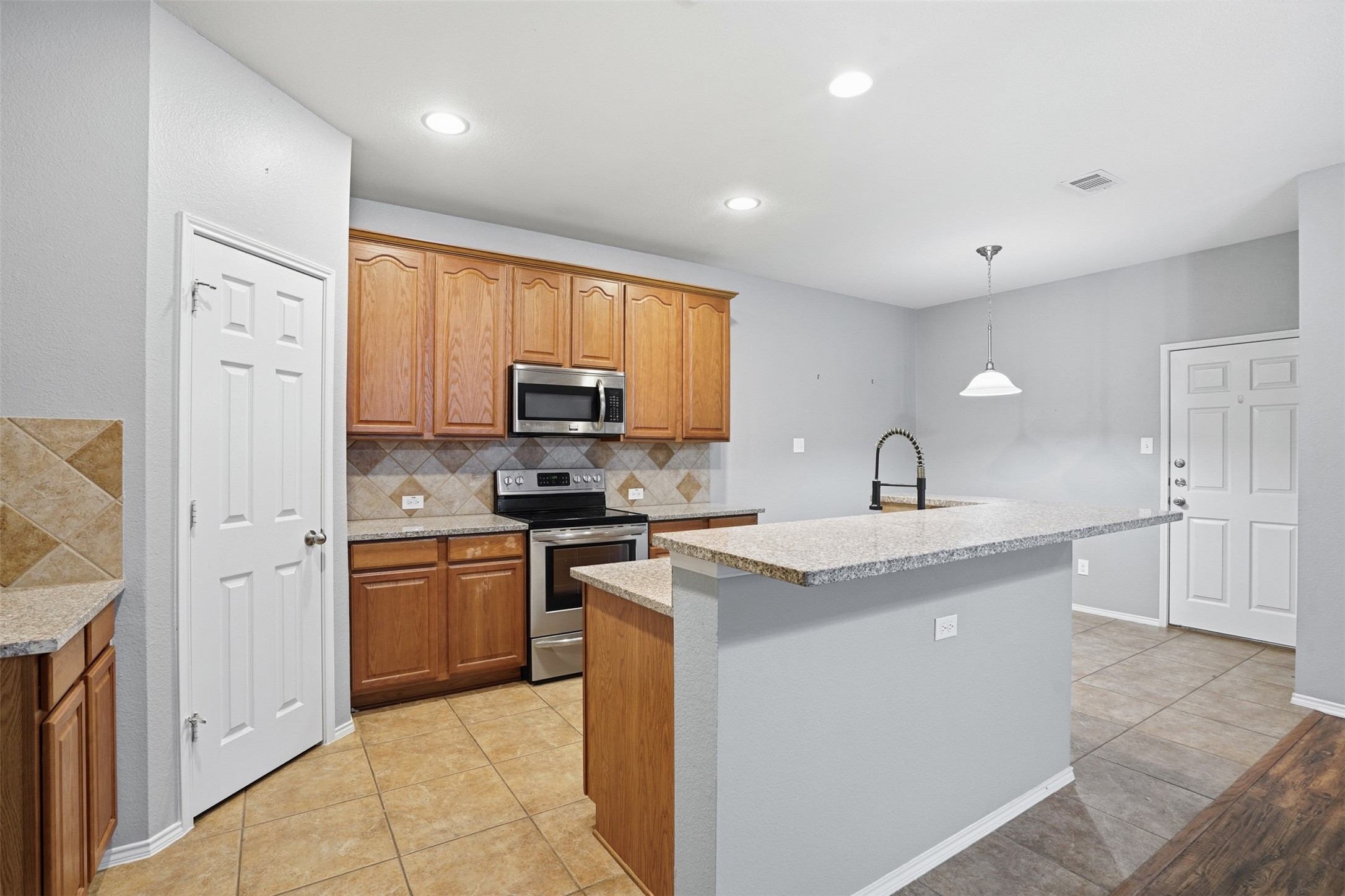 1425 Ravenwood Drive Mansfield TX 76063