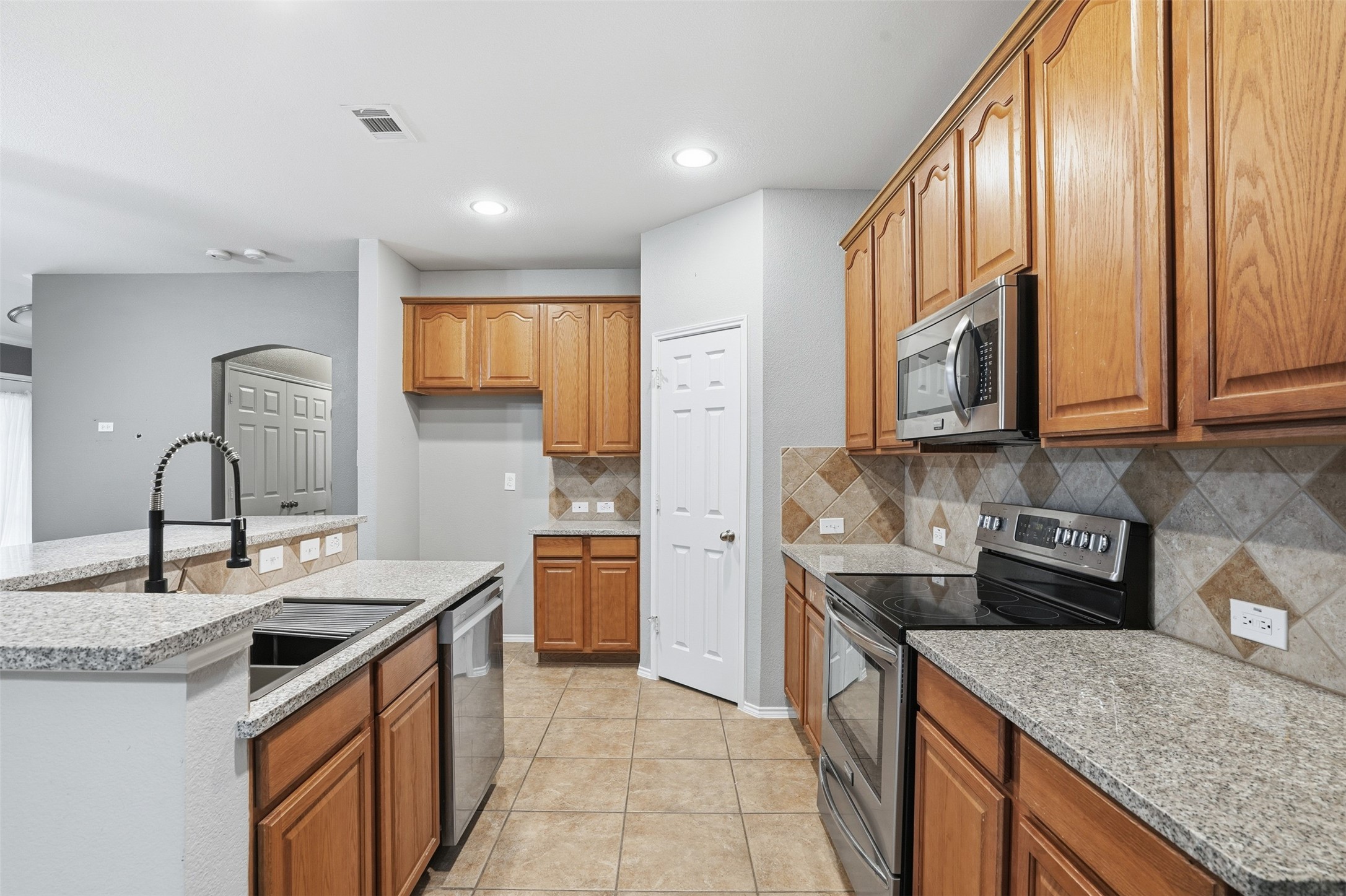 1425 Ravenwood Drive Mansfield TX 76063