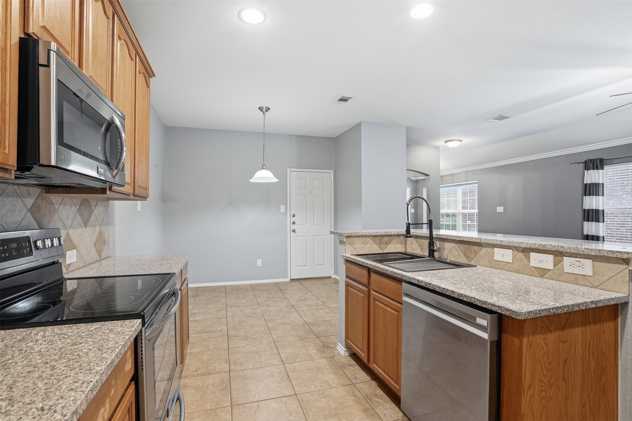 1425 Ravenwood Drive Mansfield TX 76063