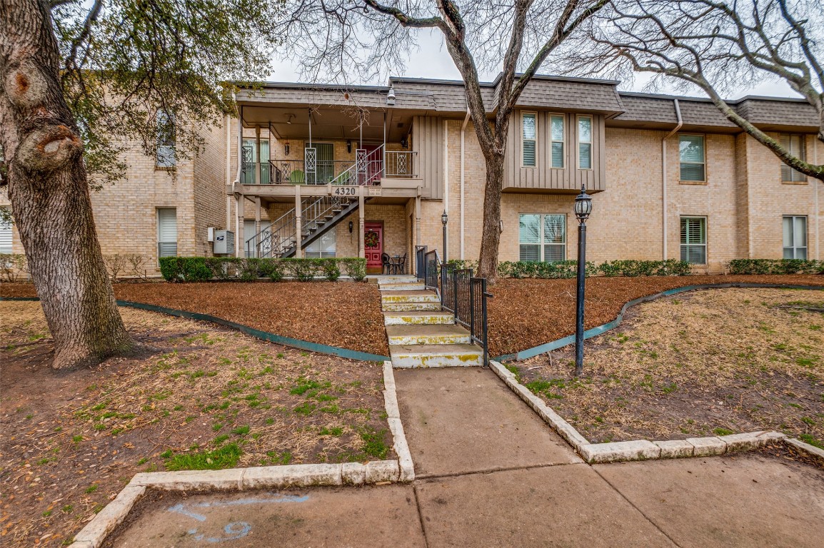 4320 Bellaire Drive S Fort Worth TX 76109