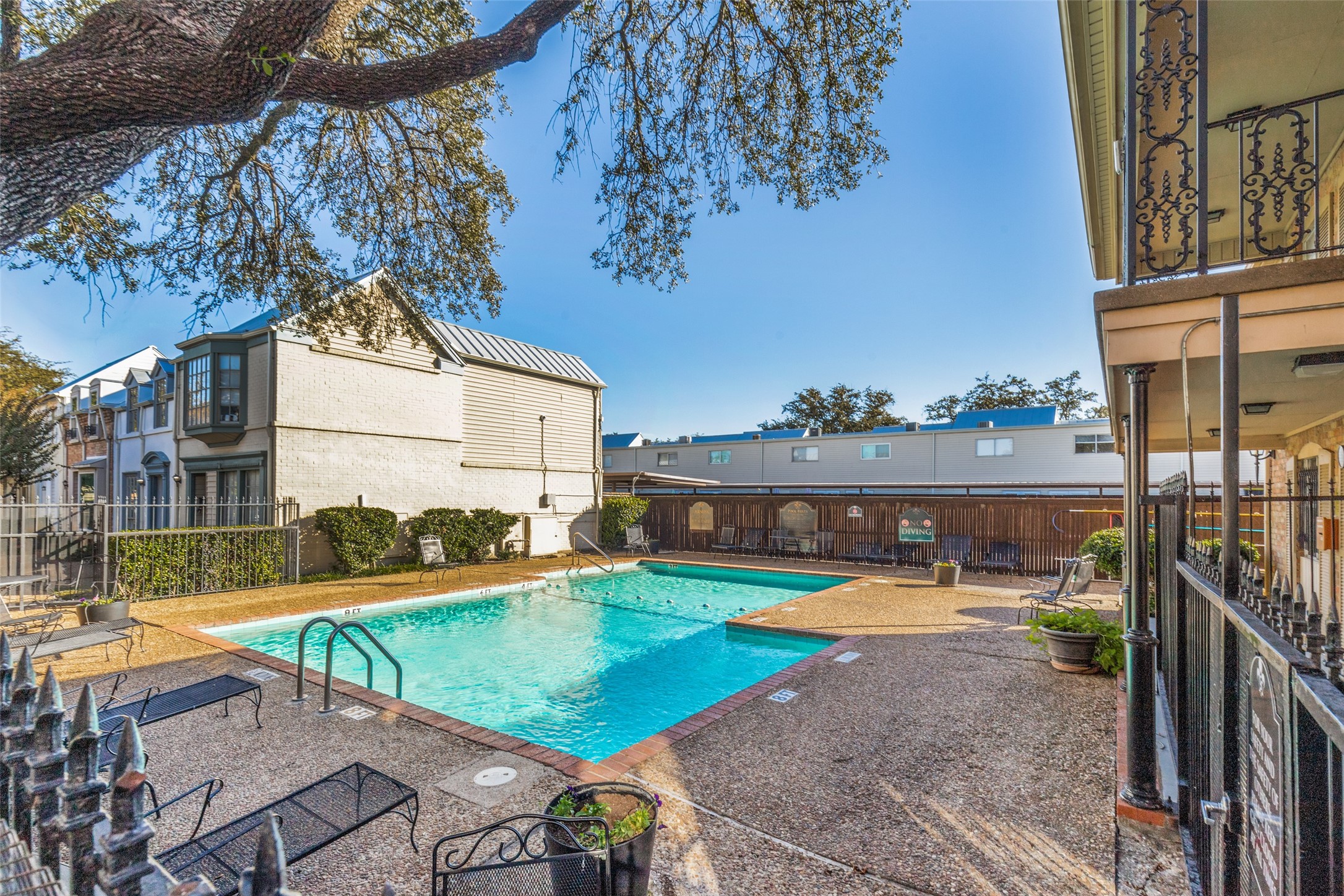 9843 Park Lane Court Dallas TX 75220