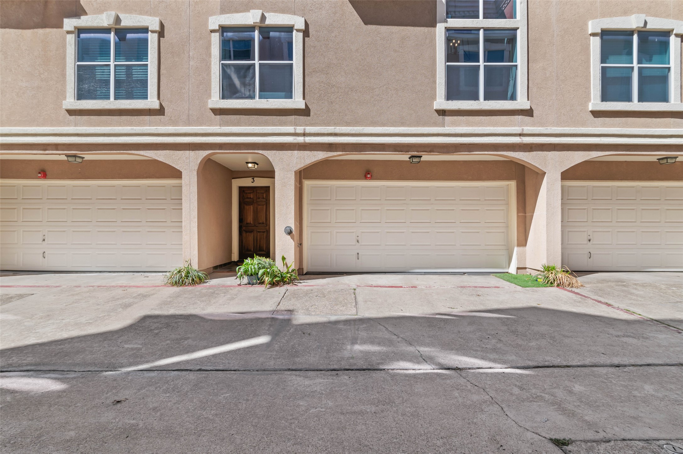 5609 Lindell Avenue Dallas TX 75206