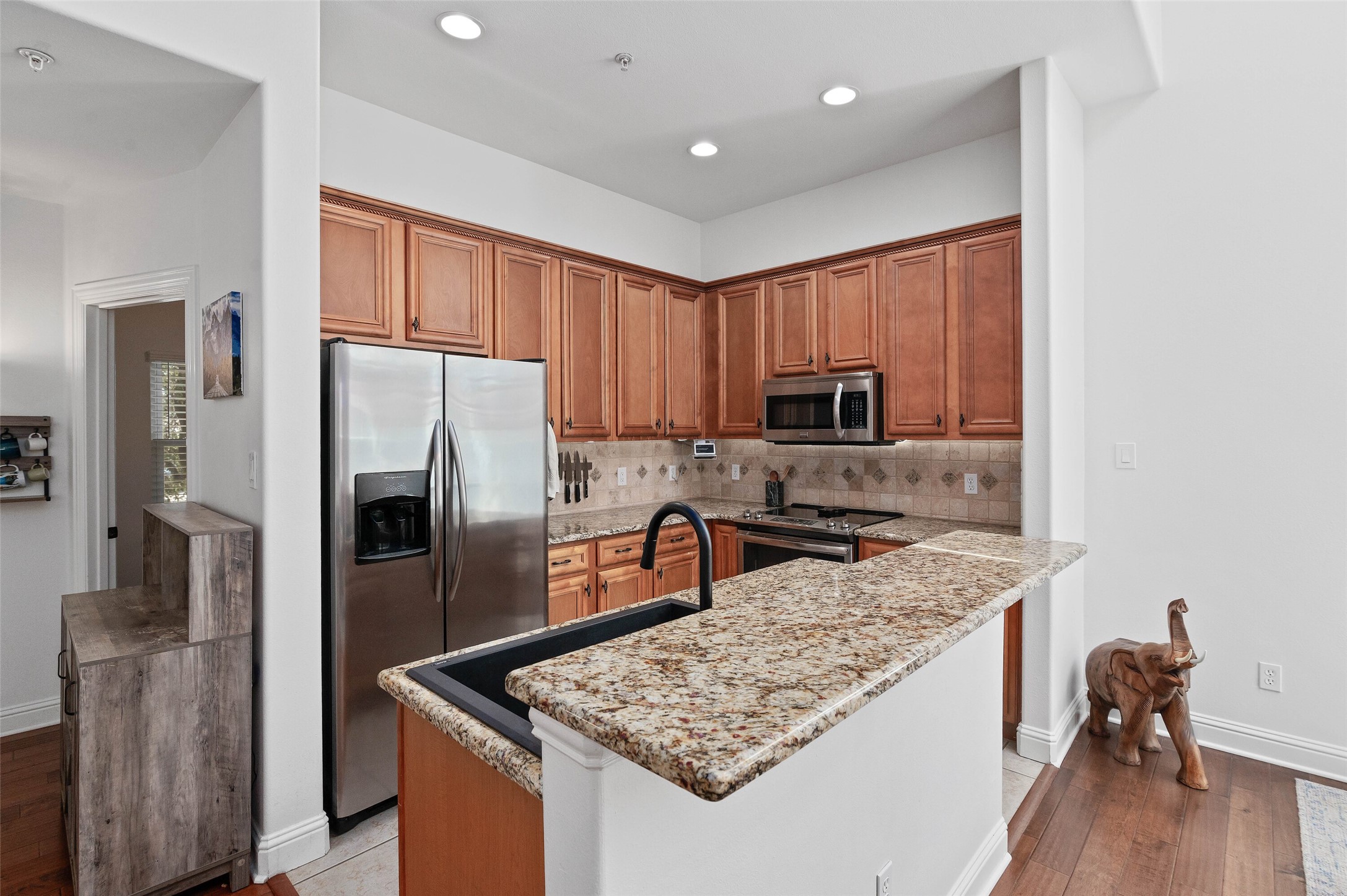 5609 Lindell Avenue Dallas TX 75206