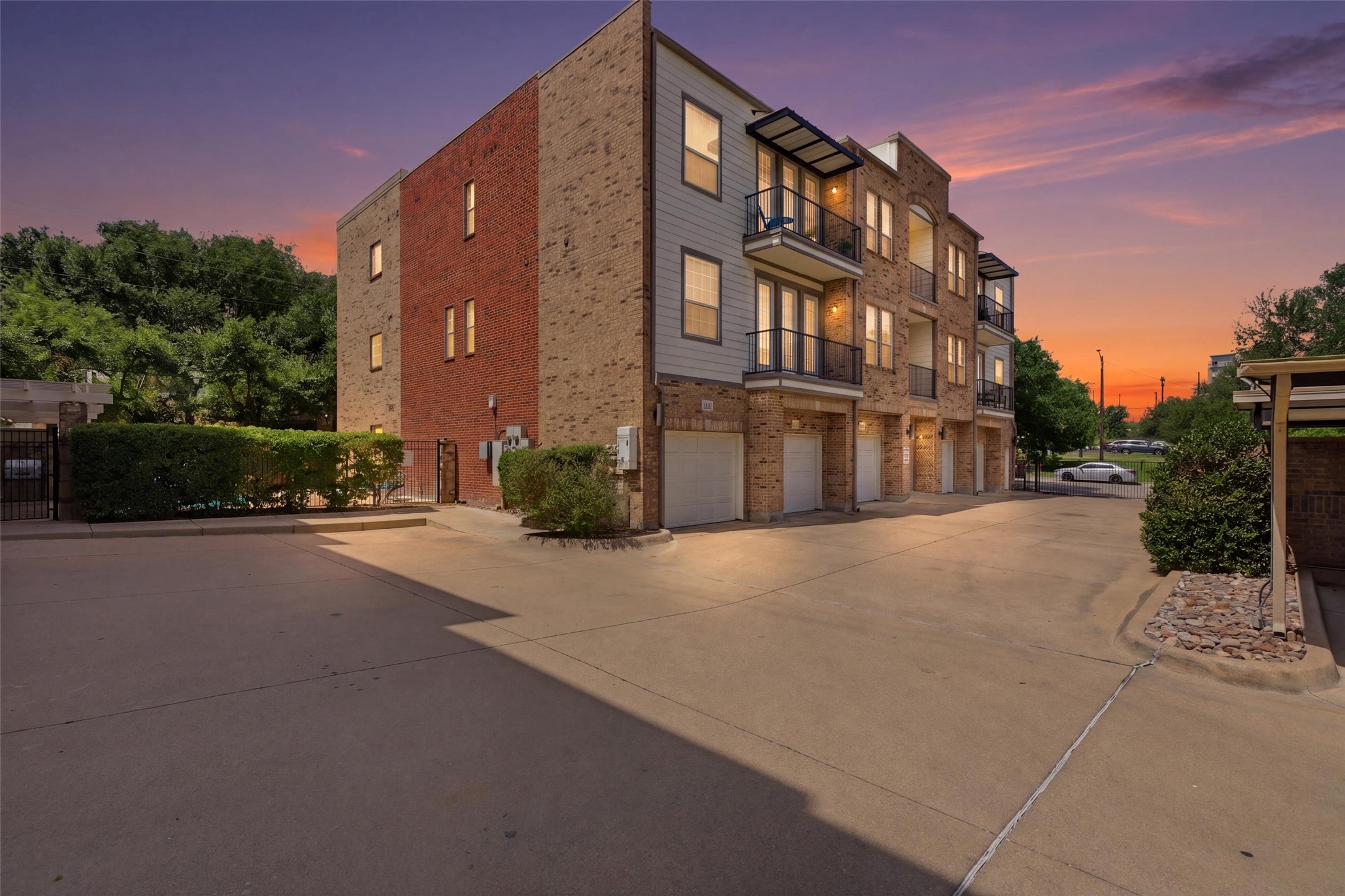 Fort Worth TX, 1020 Texas Street, Unit 3100