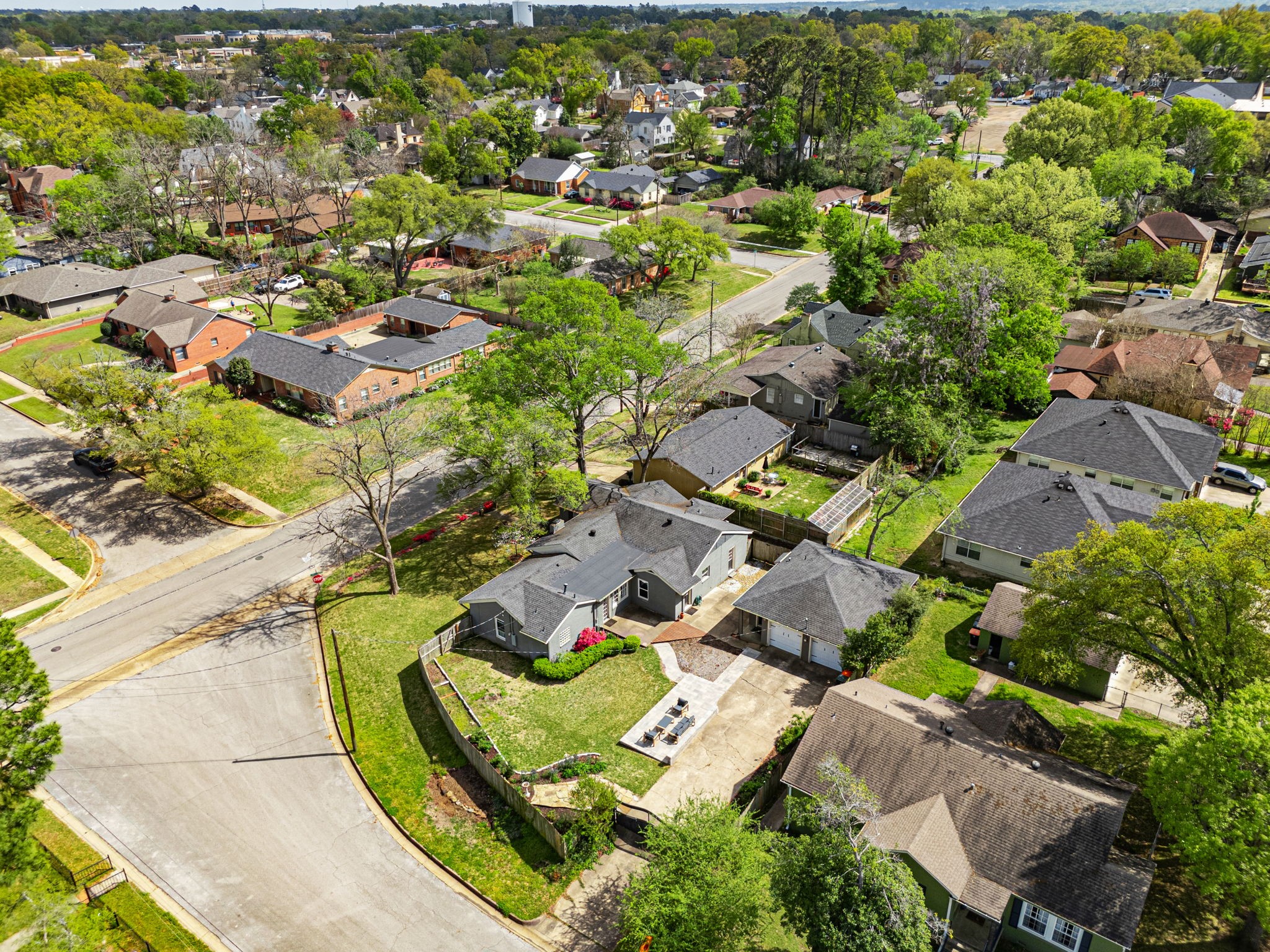 1403 S Robertson Avenue Tyler TX 75701