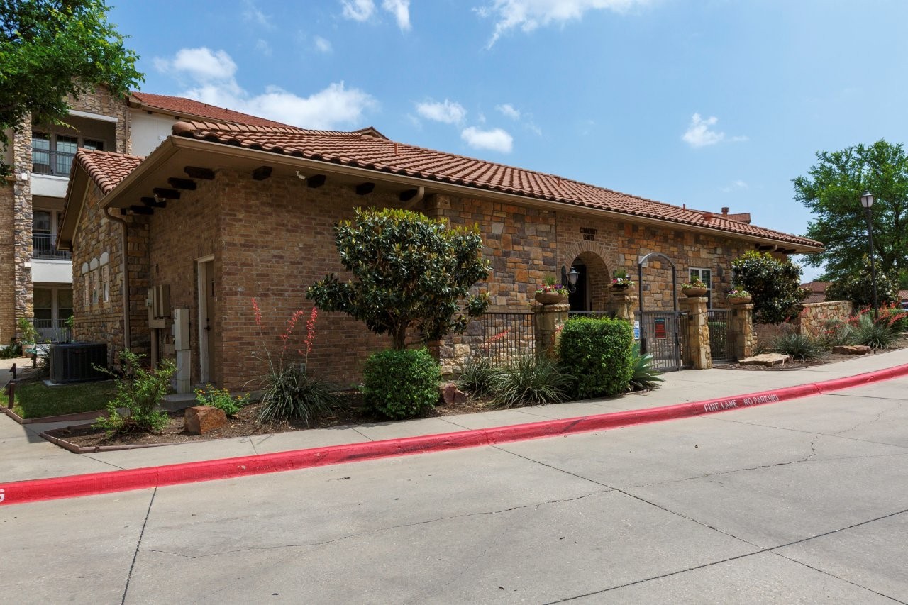 6631 Via Positano Irving TX 75039