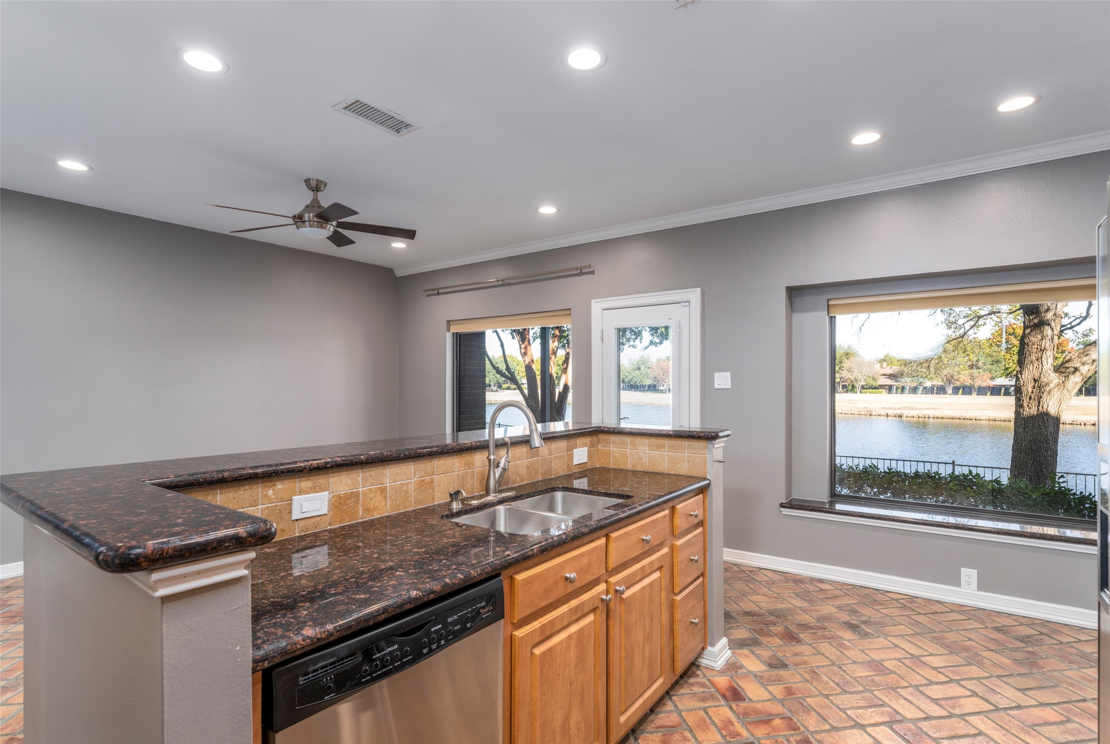 5038 Westgrove Drive Dallas TX 75248