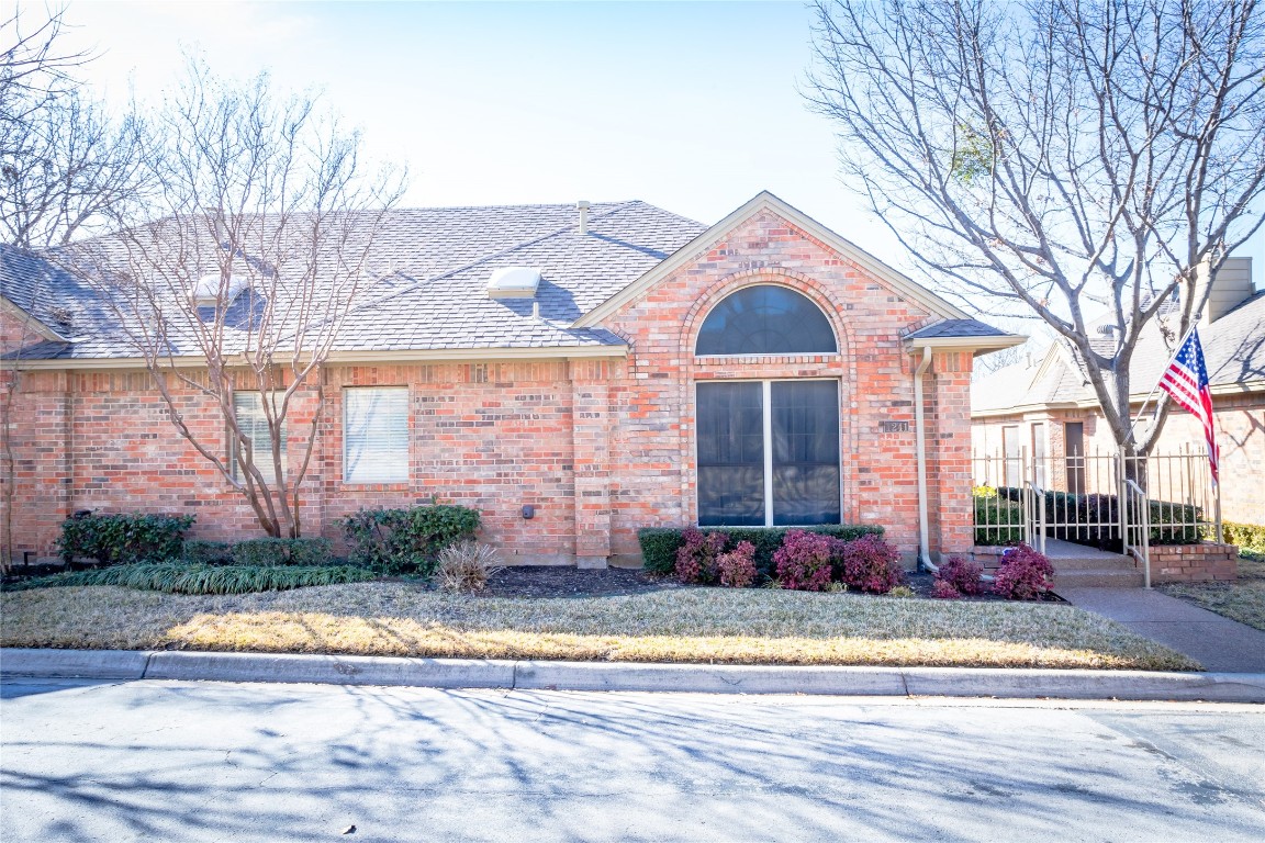 1241 Wooded Trail Hurst TX 76053