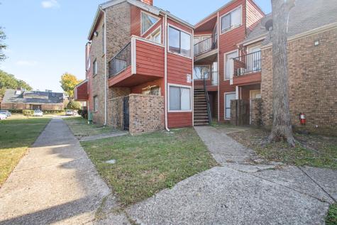 9827 Walnut Street Dallas TX 75243