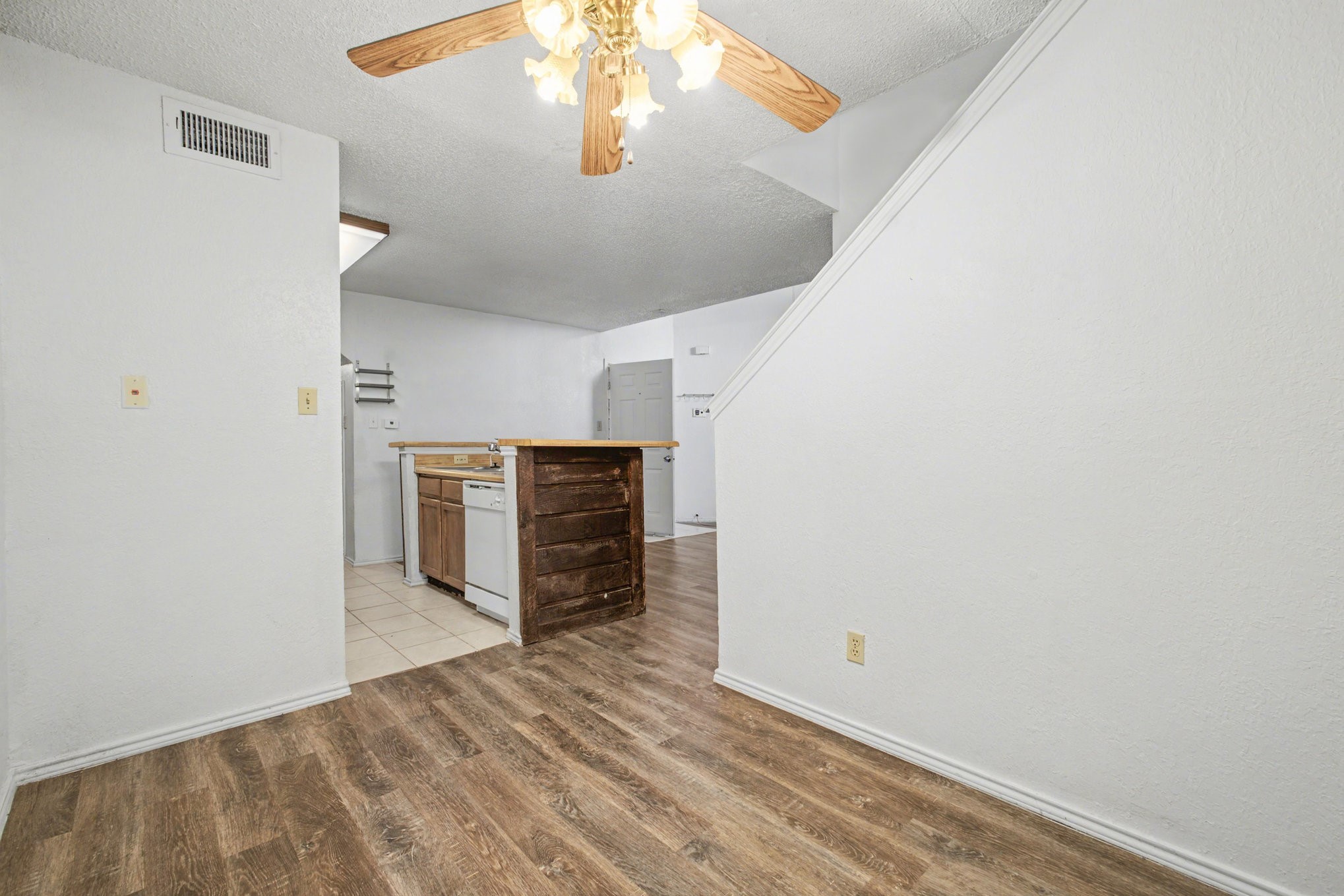9827 Walnut Street Dallas TX 75243