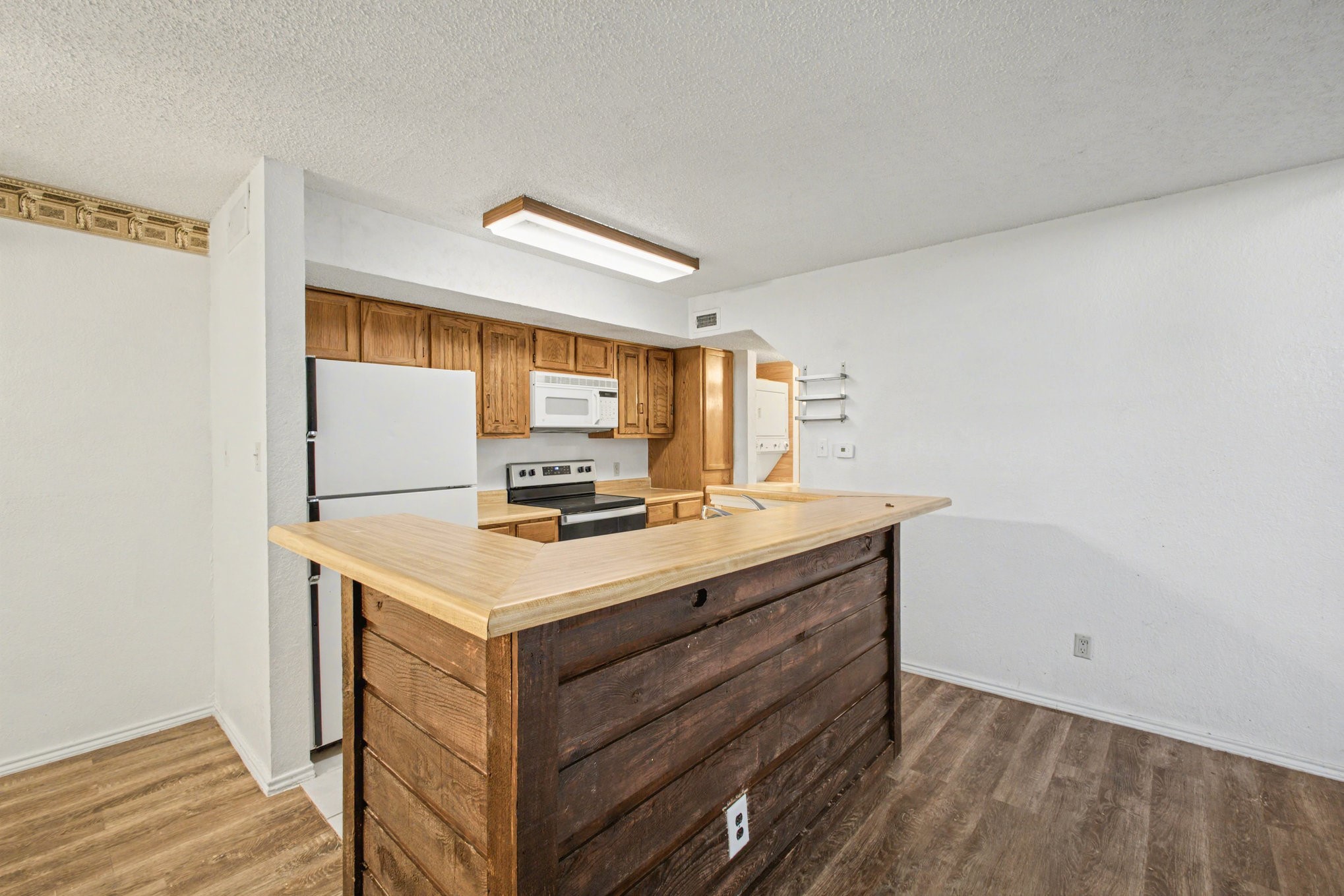 9827 Walnut Street Dallas TX 75243