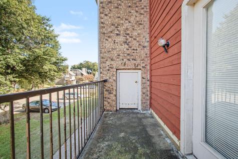 9827 Walnut Street Dallas TX 75243