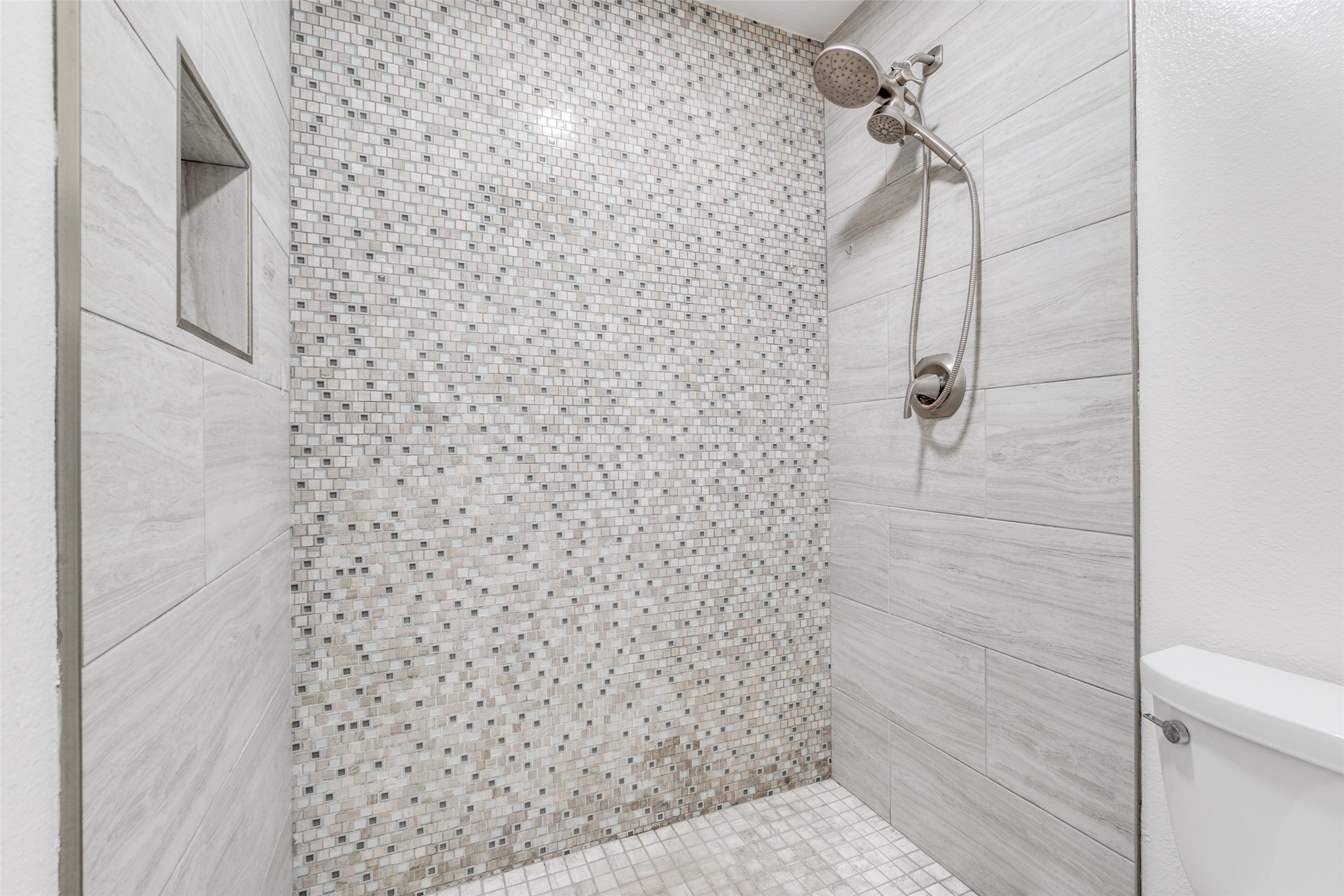 5981 Arapaho Road Dallas TX 75248