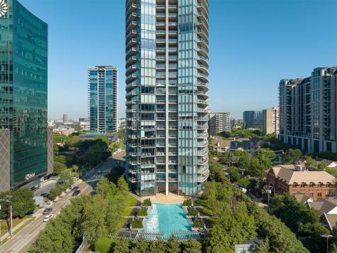 2900 Mckinnon Street Dallas TX 75201