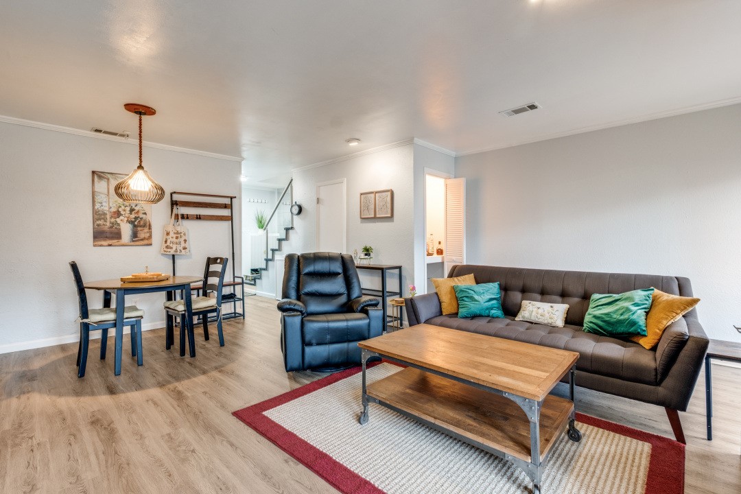 2816 Wycliff Avenue Dallas TX 75219