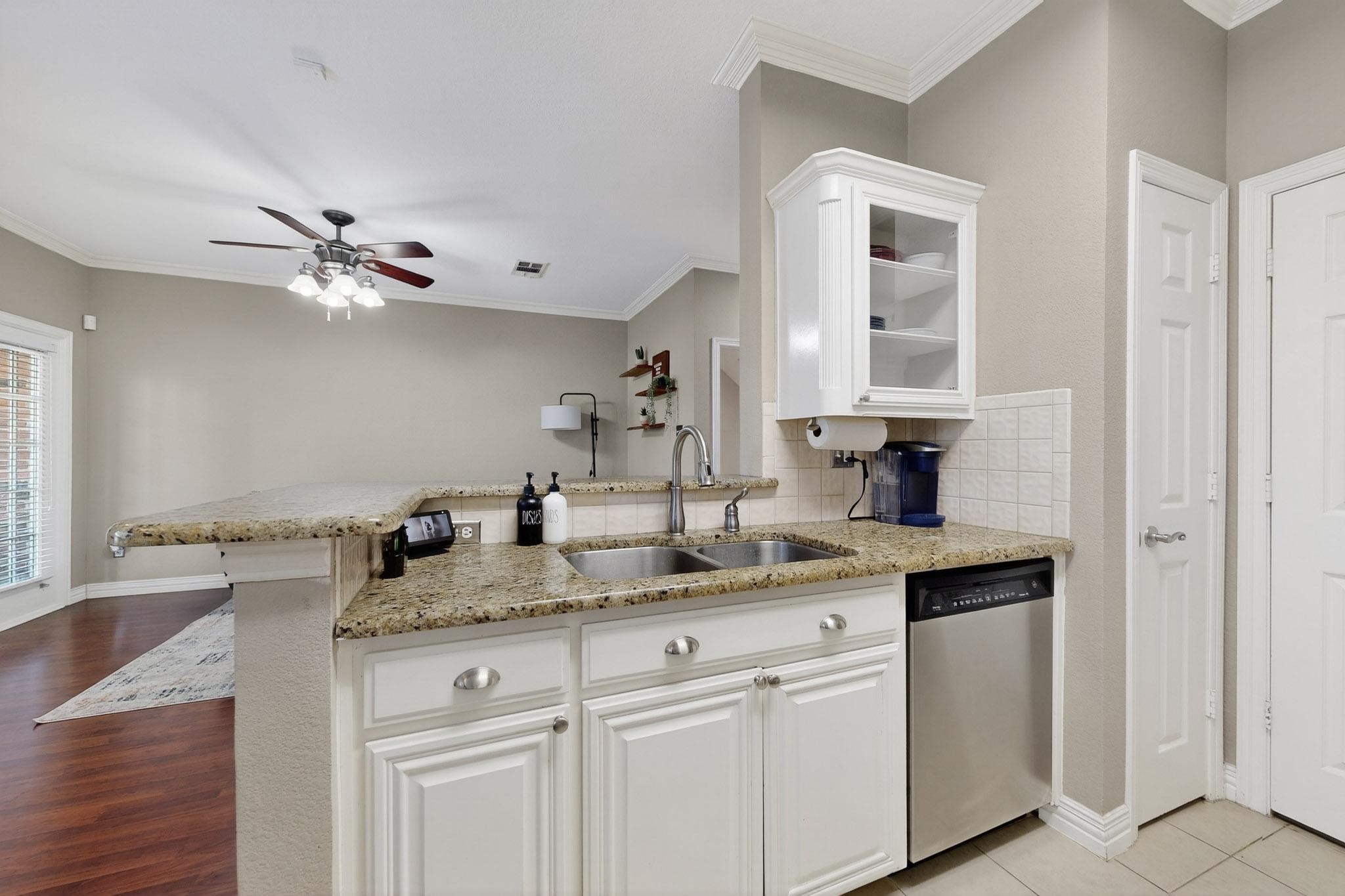 2344 Southcourt Circle Irving TX 75038
