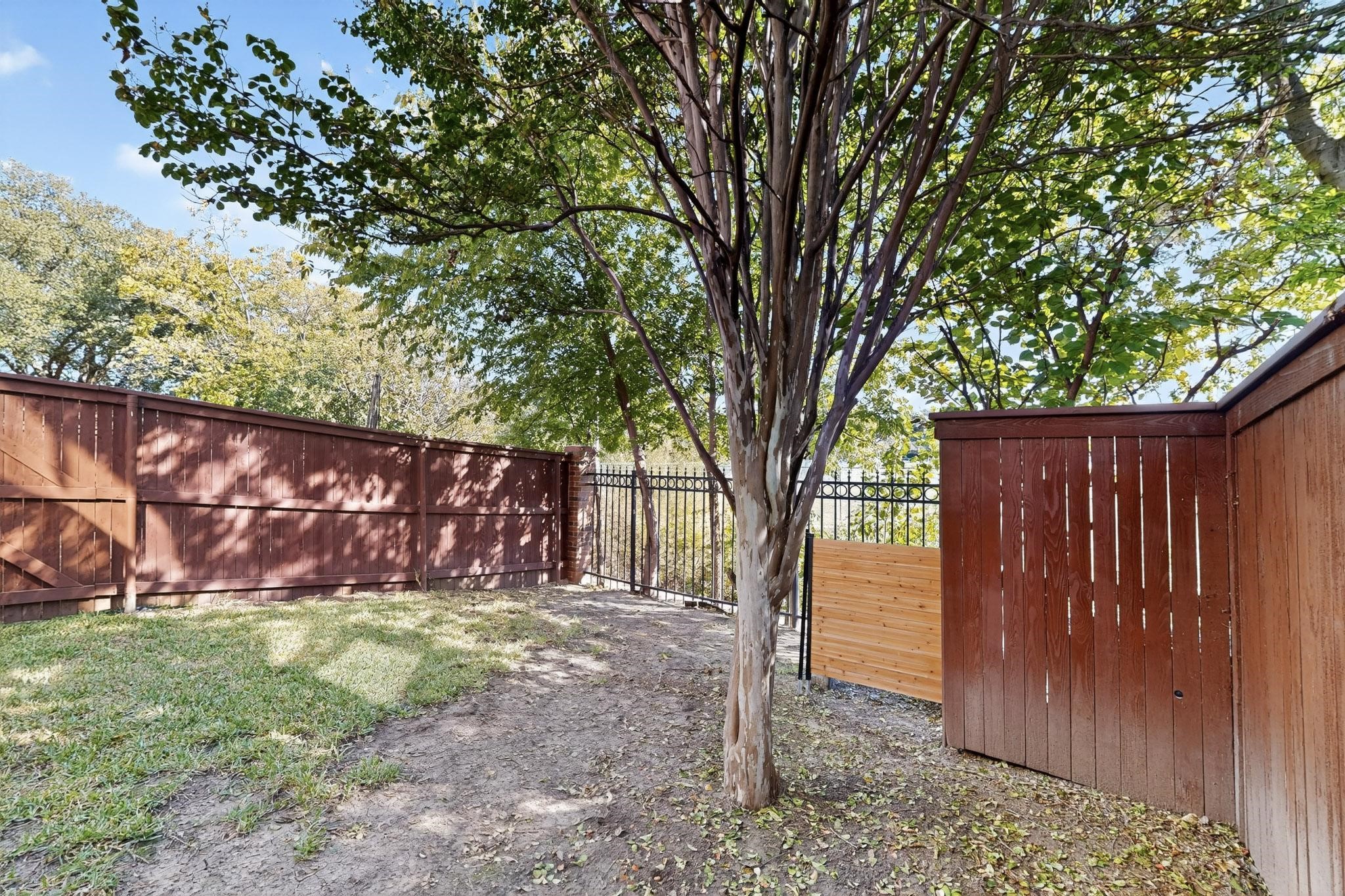 2344 Southcourt Circle Irving TX 75038