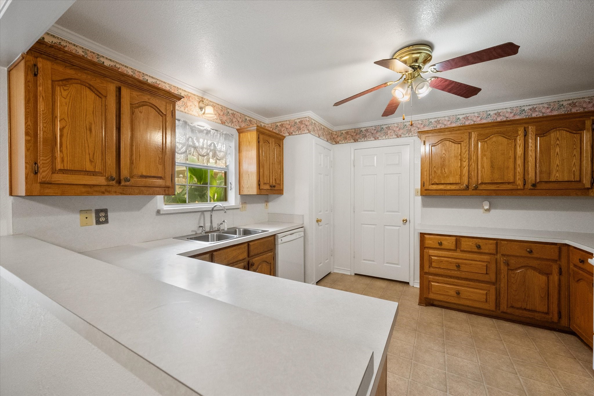 1209 W 3rd Avenue Corsicana TX 75110