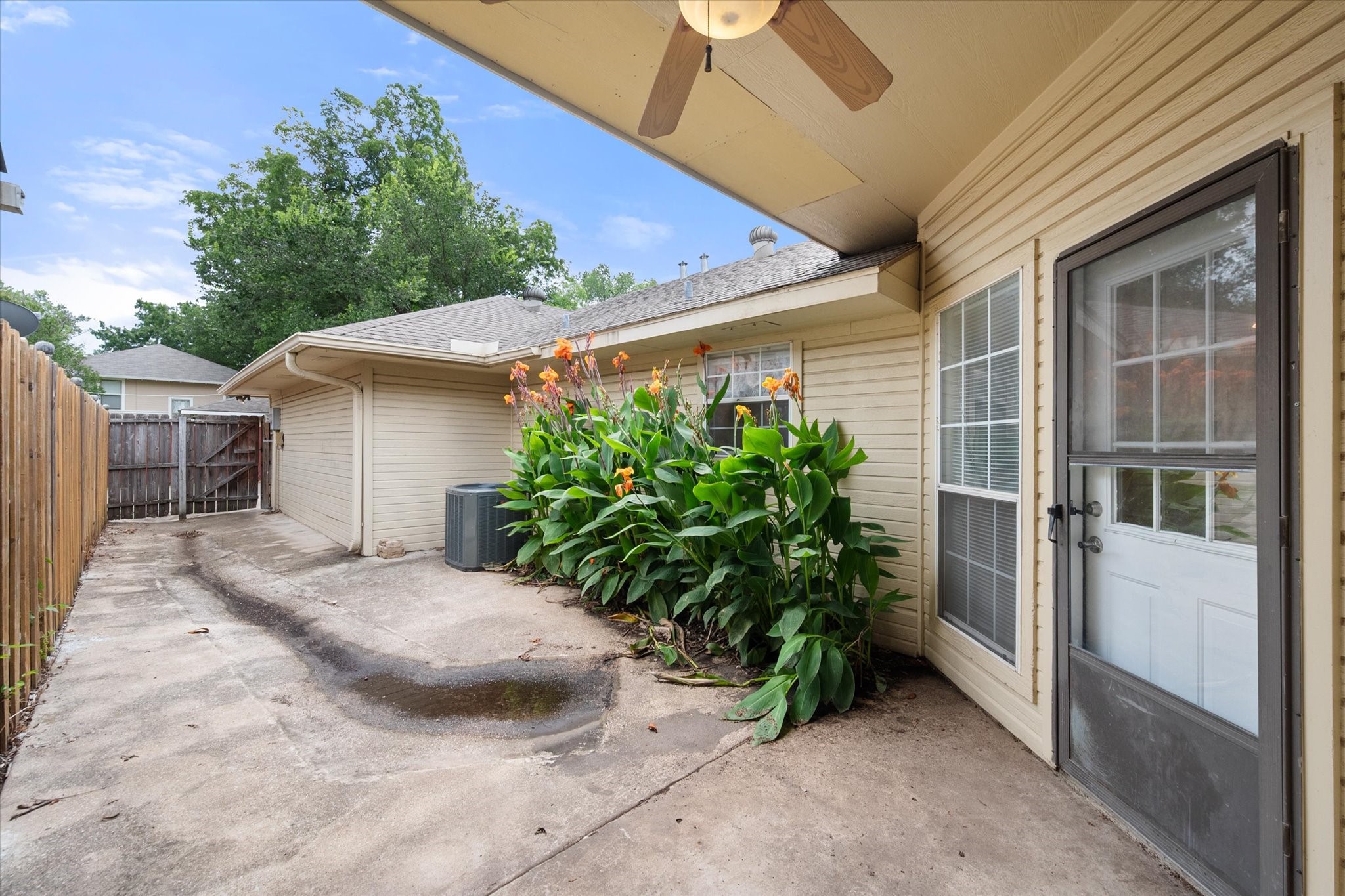 1209 W 3rd Avenue Corsicana TX 75110