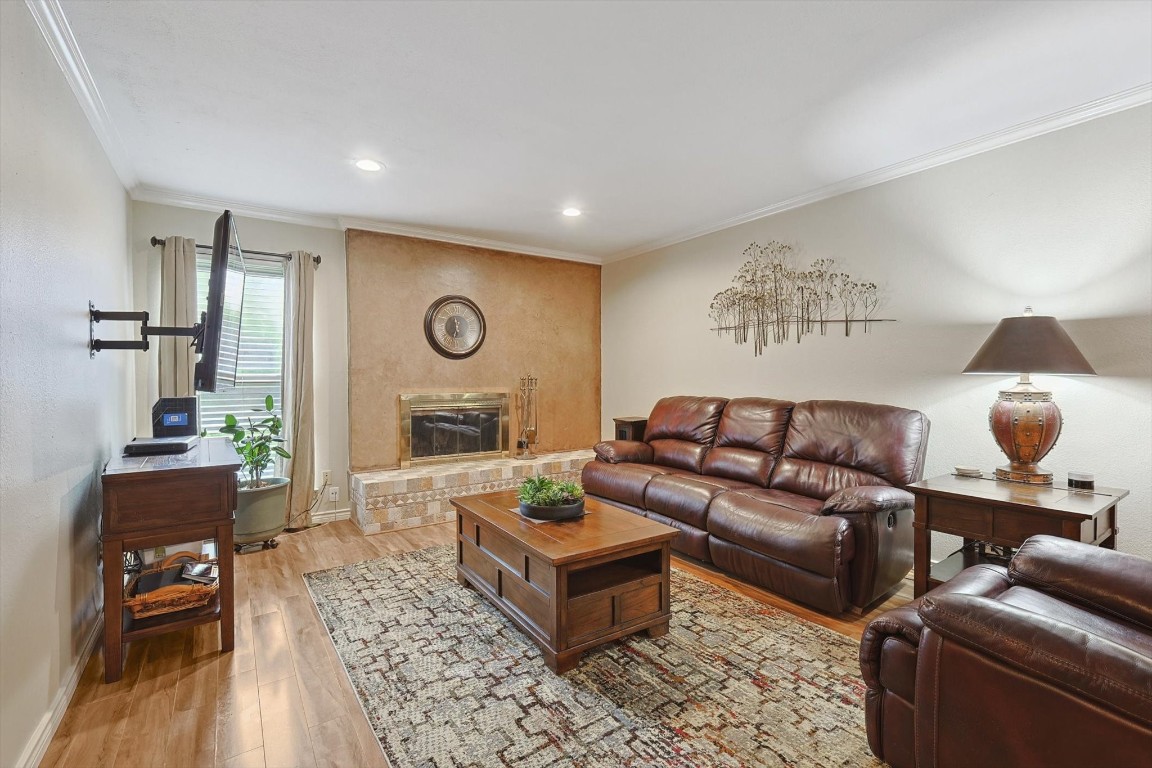 207 E Harwood Road Euless TX 76039