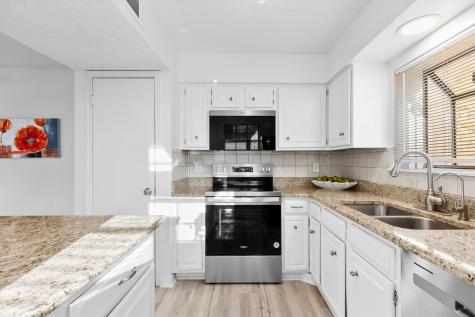 15221 Berry Trail Dallas TX 75248