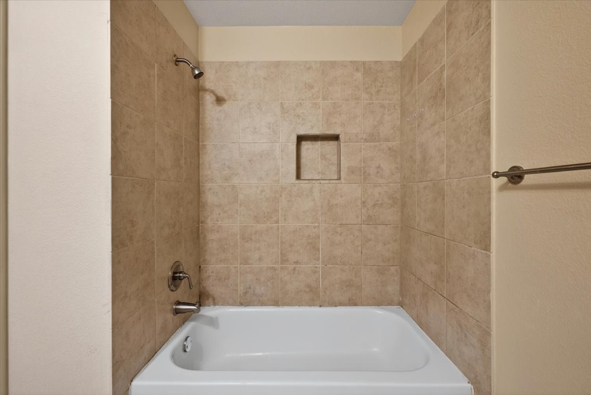 2312 Calendar Court Grand Prairie TX 75050