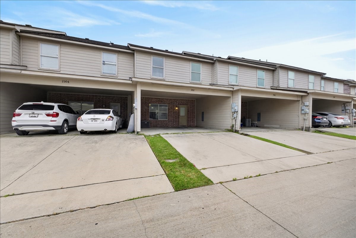 2312 Calendar Court Grand Prairie TX 75050