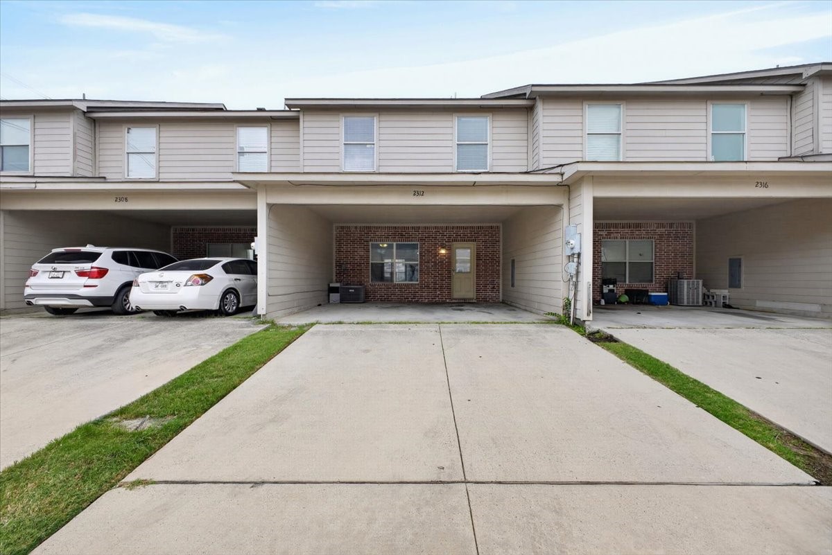 2312 Calendar Court Grand Prairie TX 75050