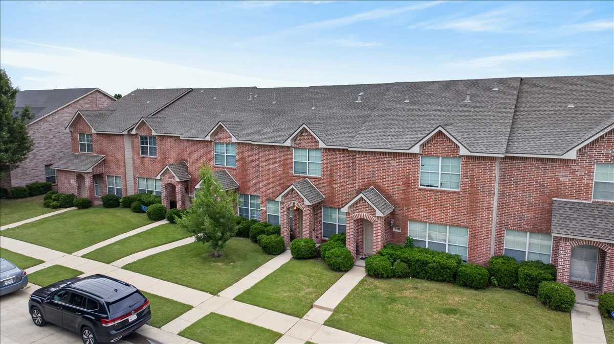 2312 Calendar Court Grand Prairie TX 75050