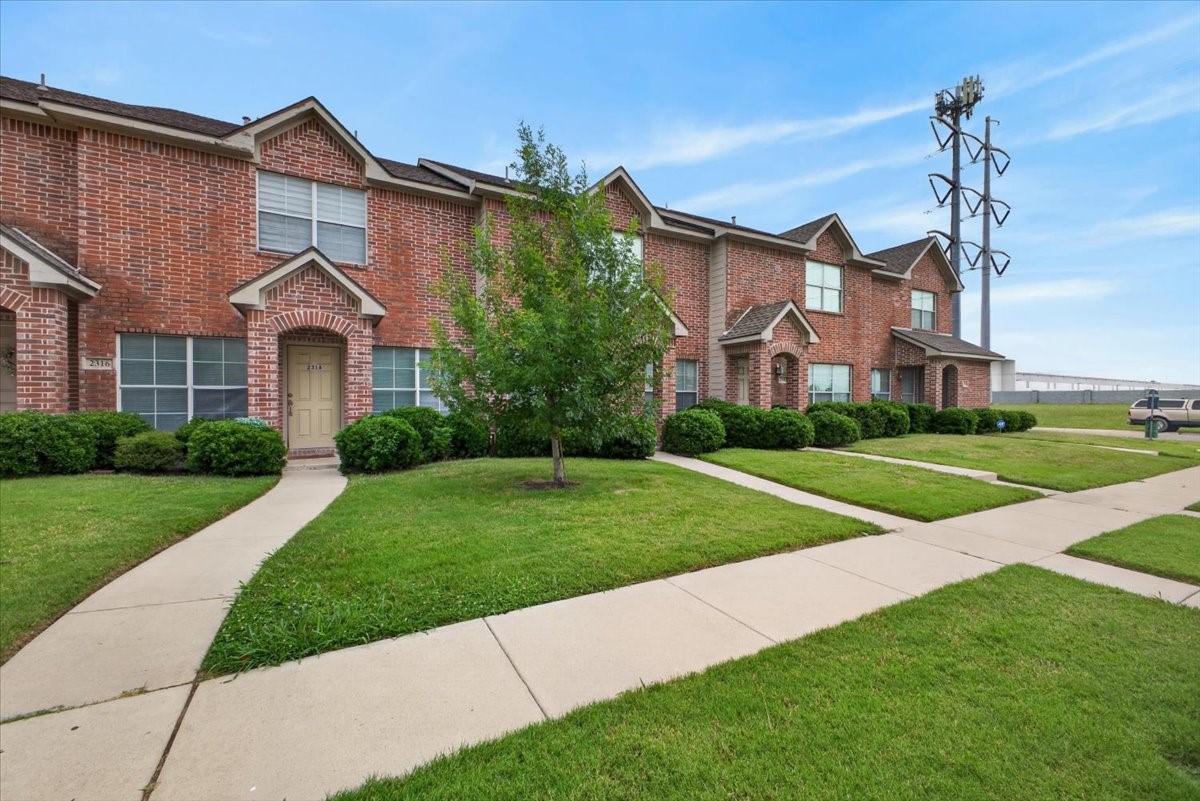 2312 Calendar Court Grand Prairie TX 75050