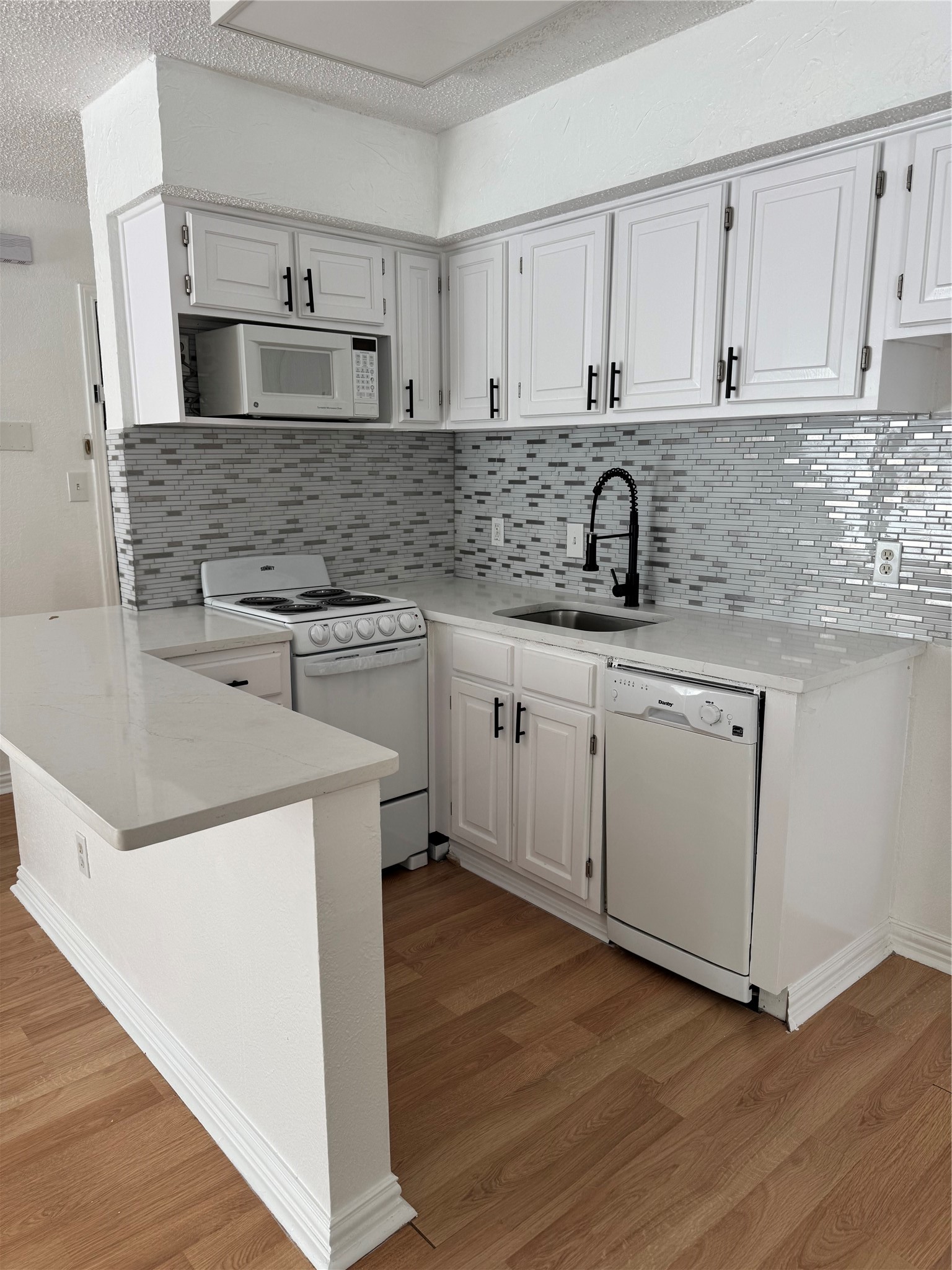 2300 Bamboo Drive Arlington TX 76006