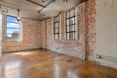 1122 Jackson Street Dallas TX 75202