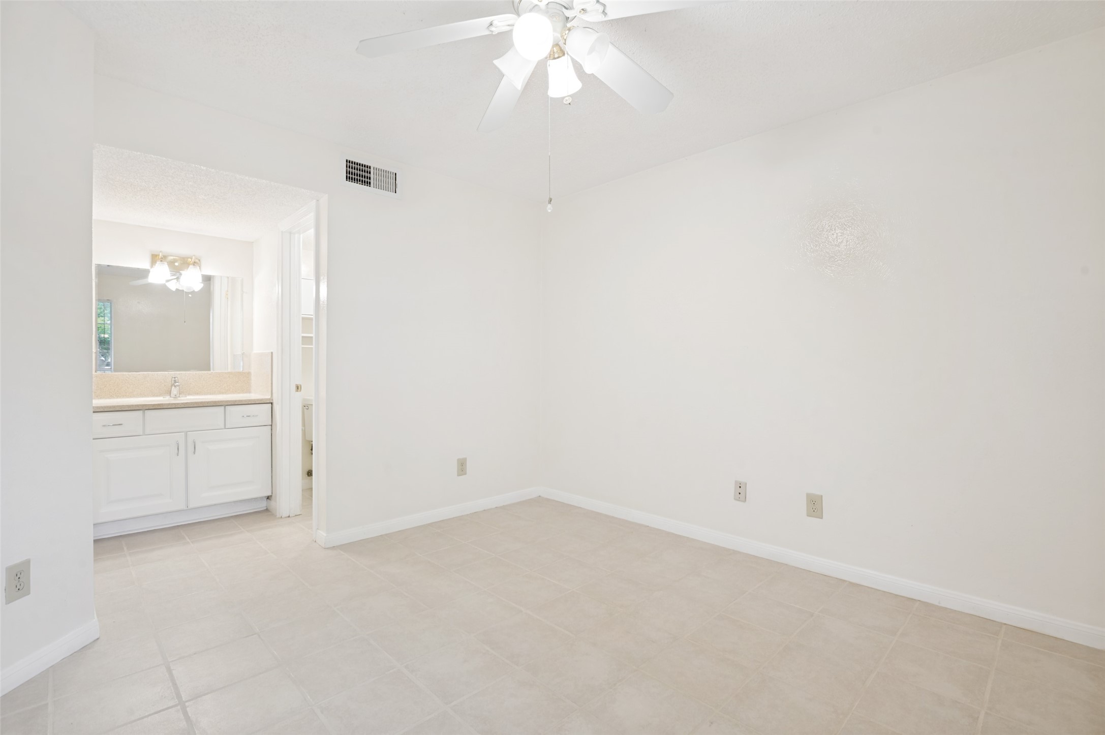 18333 Roehampton Drive Dallas TX 75252