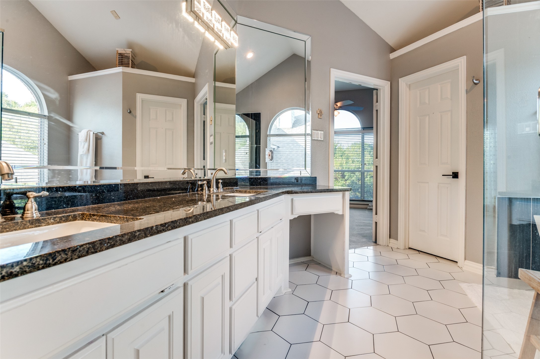 529 Lochngreen Trail Arlington TX 76012