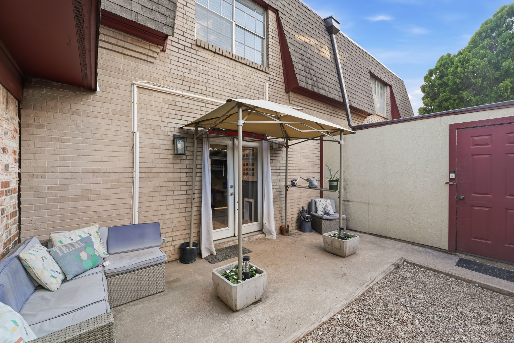 1821 E Grauwyler Road Irving TX 75061