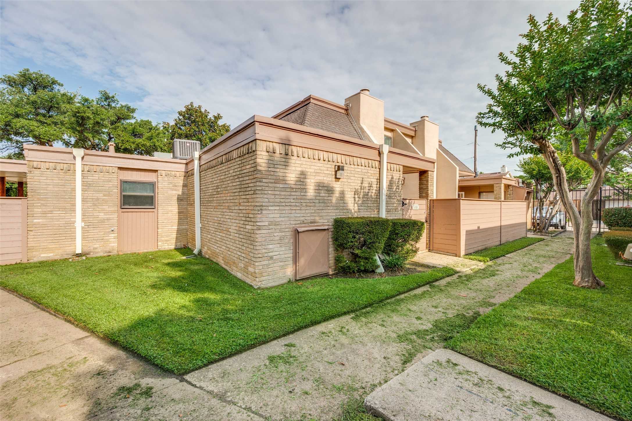 3045 Park Lane Dallas TX 75220