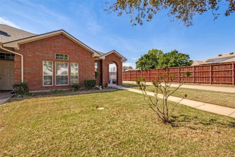 1302 Poinsettia Boulevard Denton TX 76208