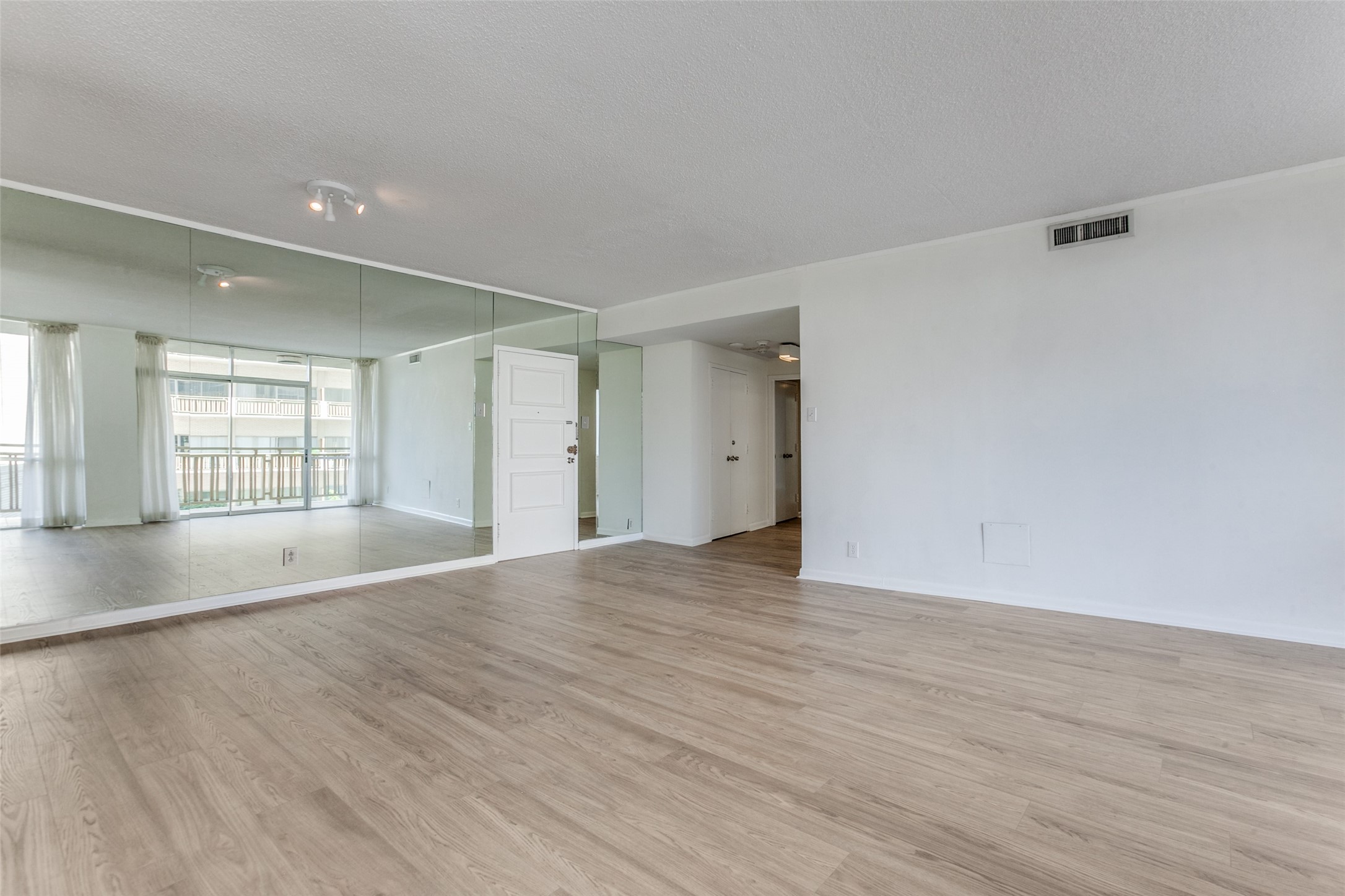 6211 W Northwest Highway Dallas TX 75225