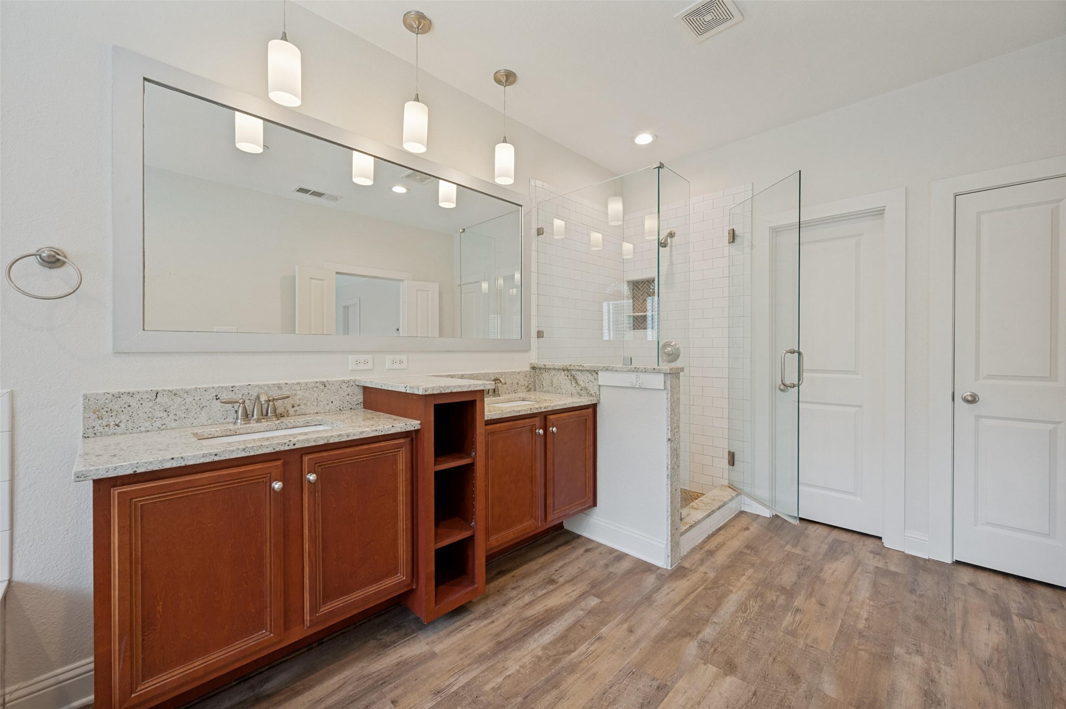 921 Brook Forest Lane Euless TX 76039