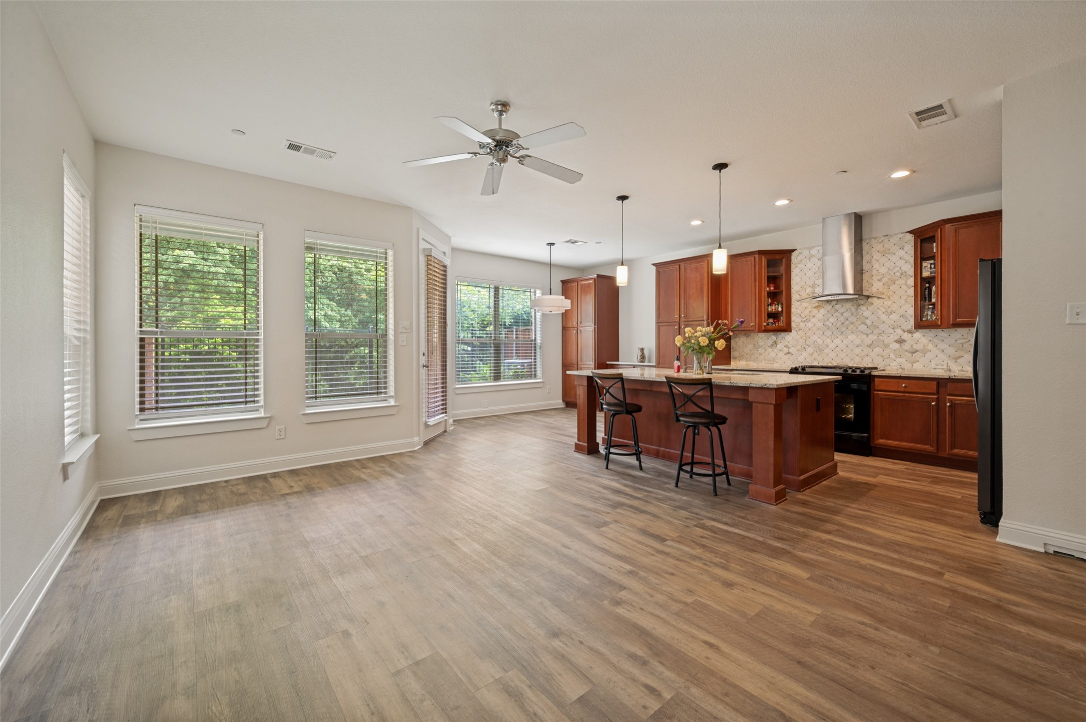 921 Brook Forest Lane Euless TX 76039