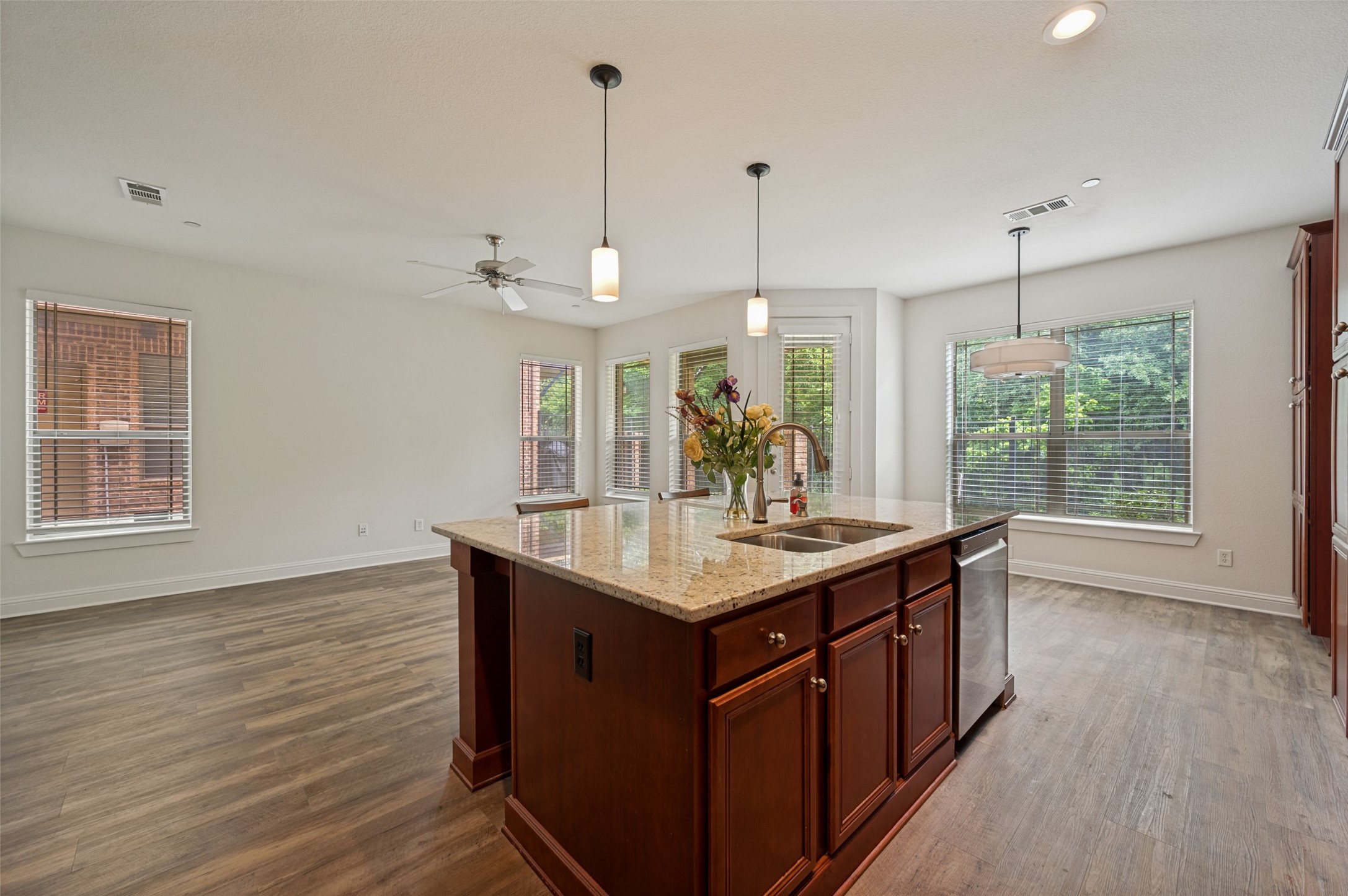 921 Brook Forest Lane Euless TX 76039