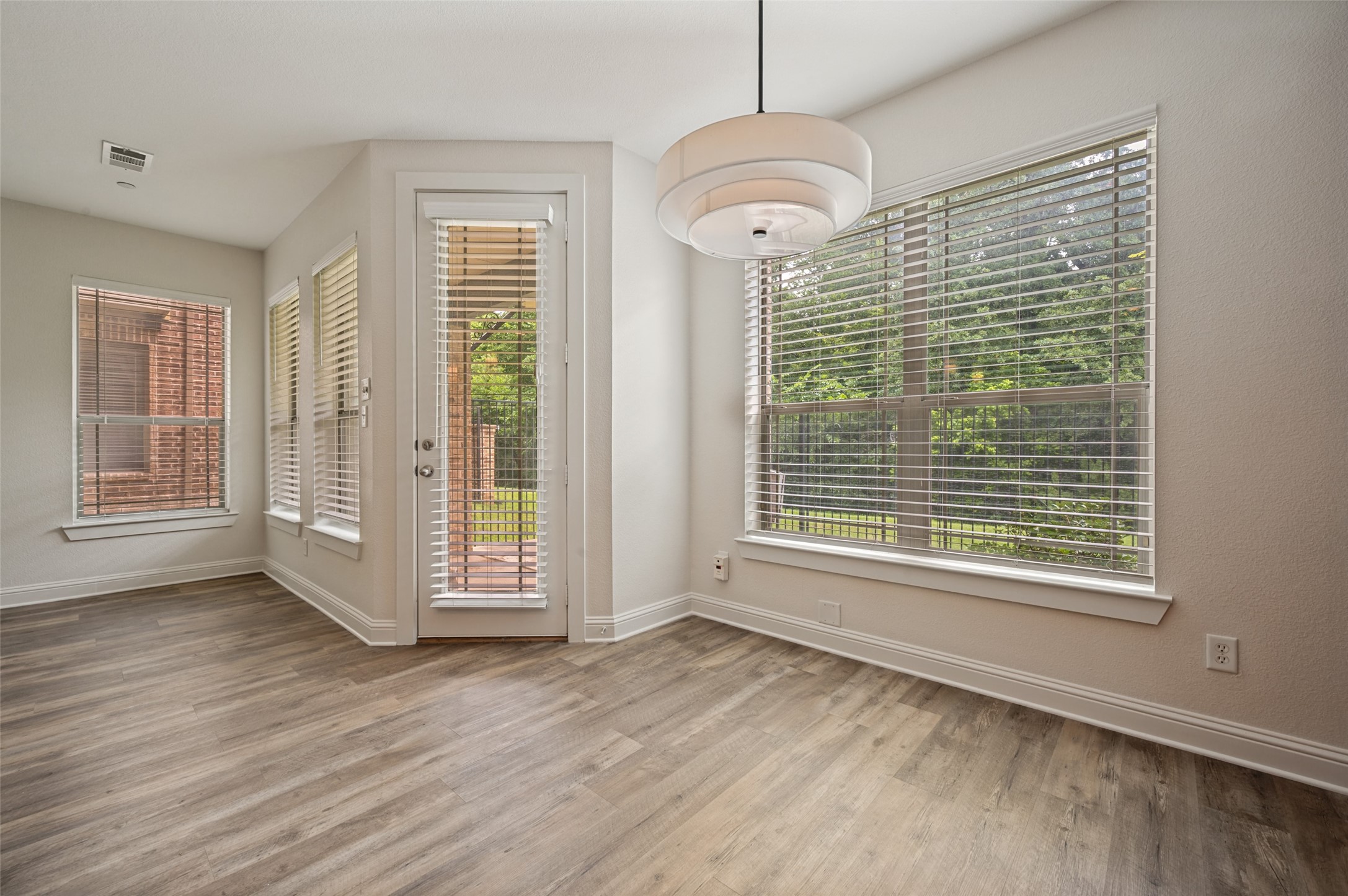 921 Brook Forest Lane Euless TX 76039