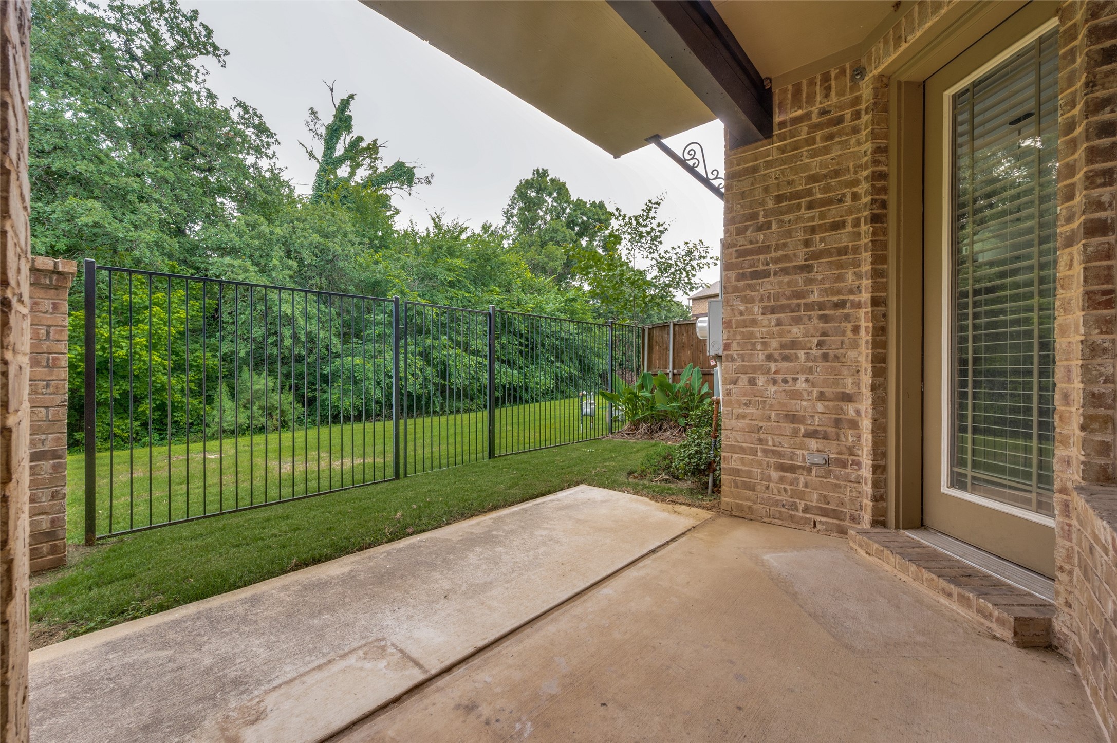 921 Brook Forest Lane Euless TX 76039