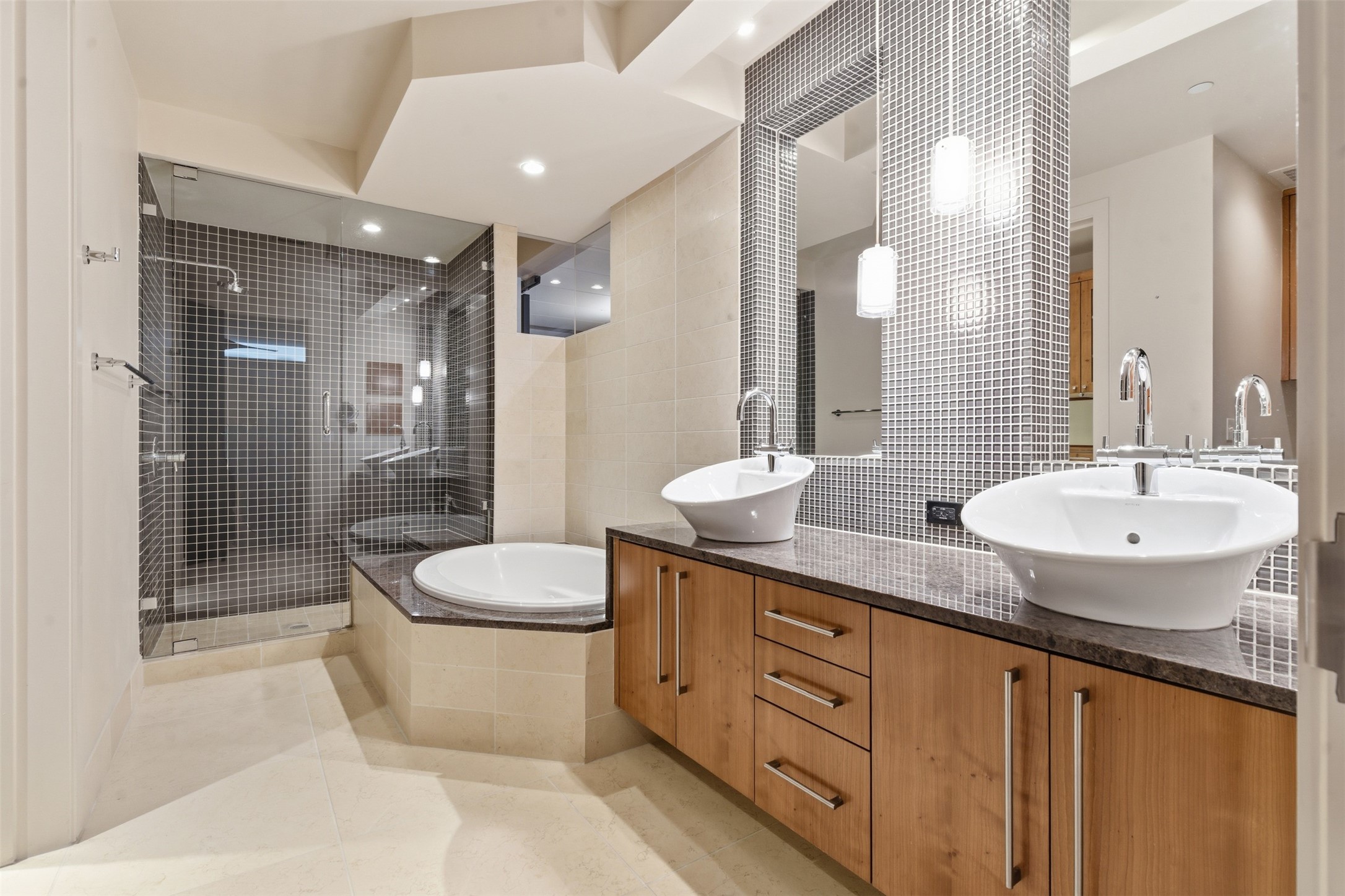 2600 W 7th Street Fort Worth TX 76107