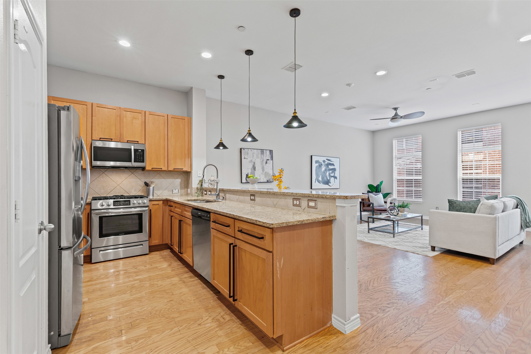 15759 Seabolt Addison TX 75001