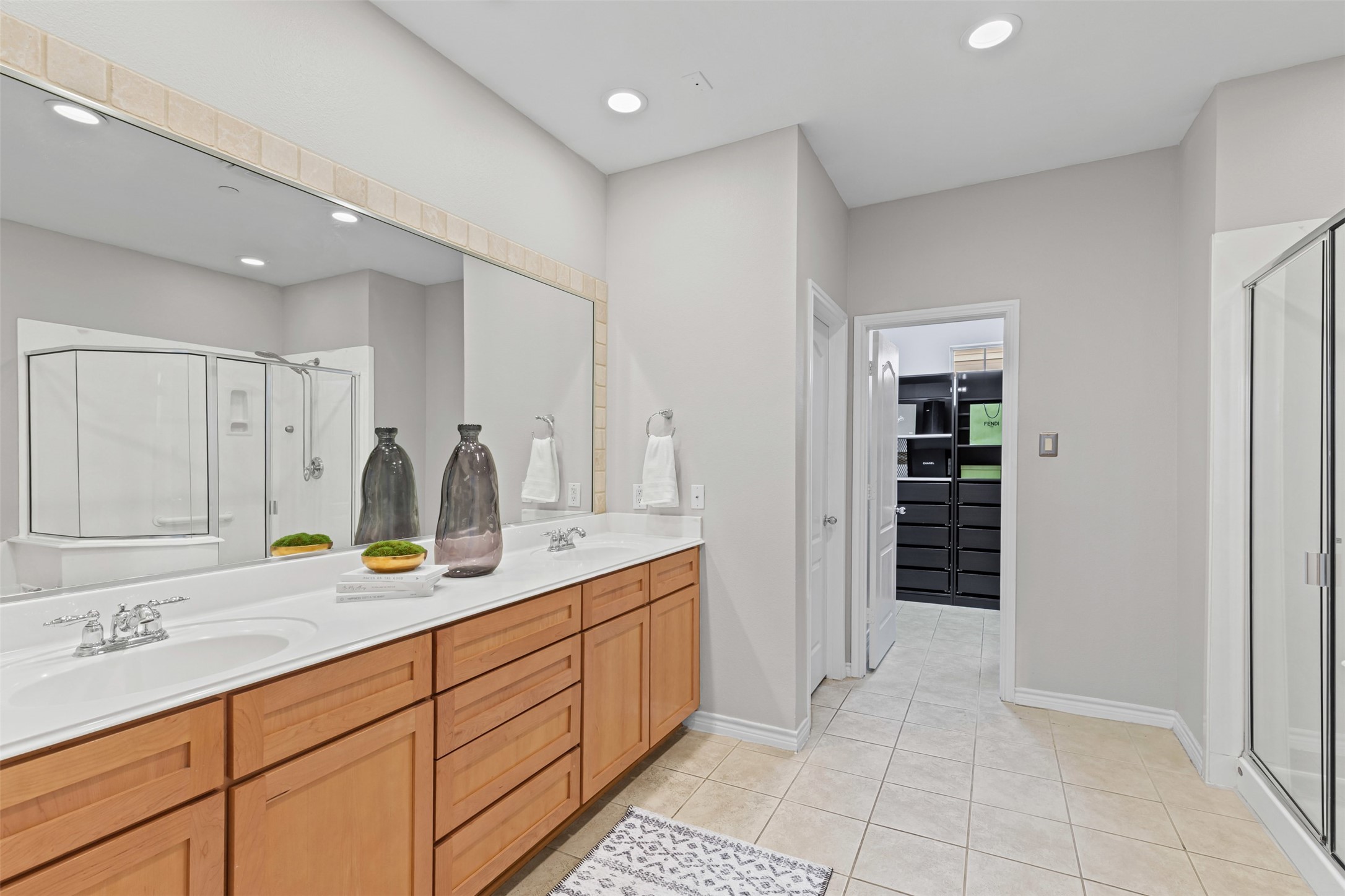 15759 Seabolt Addison TX 75001