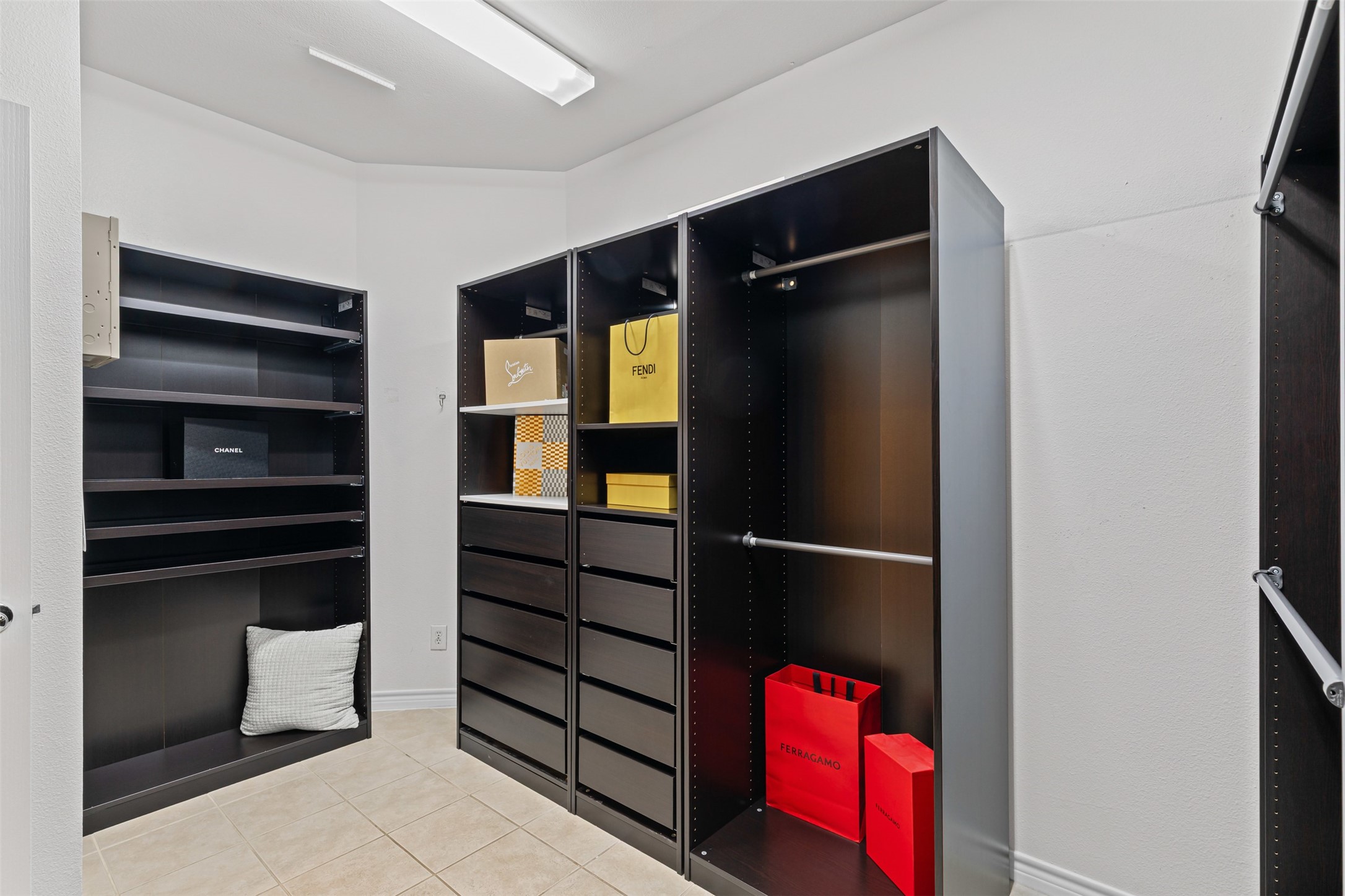 15759 Seabolt Addison TX 75001