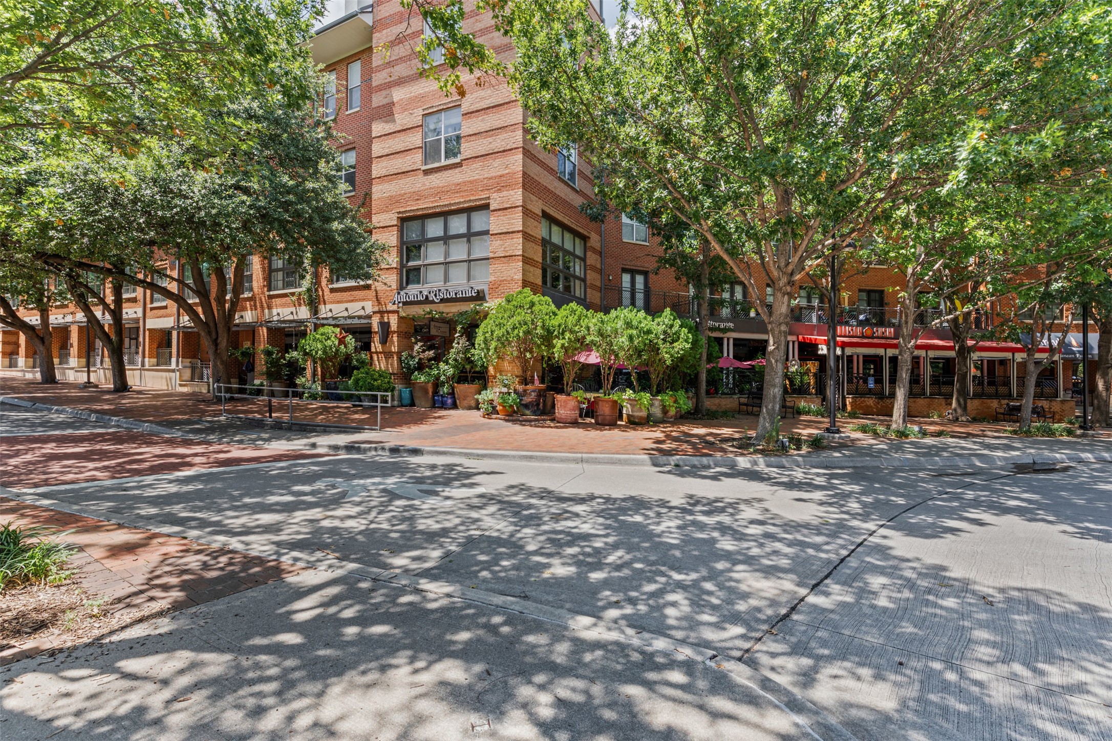 15759 Seabolt Addison TX 75001