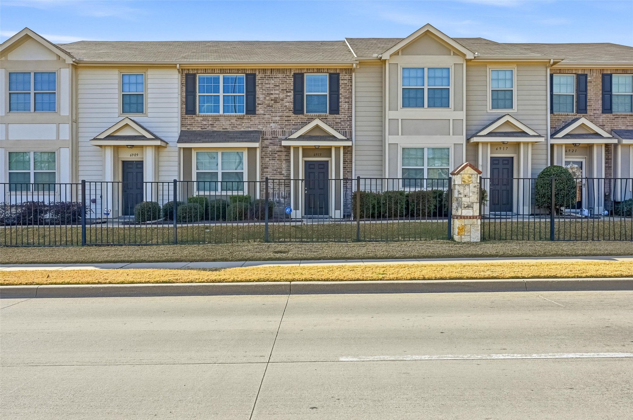 6913 Sandshell Boulevard Fort Worth TX 76137
